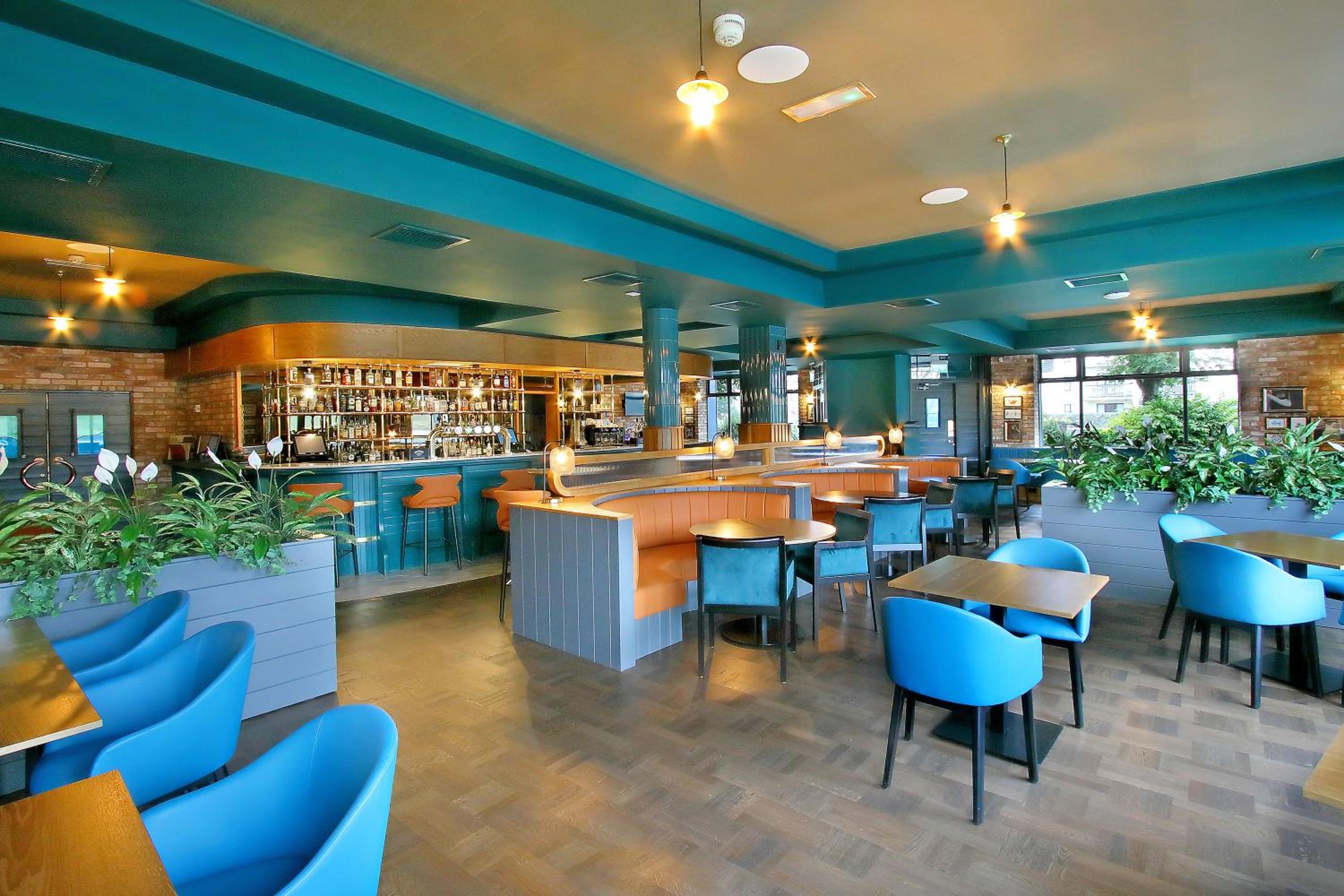 Waterford Vacations - Waterford Marina Hotel - Property Image 1