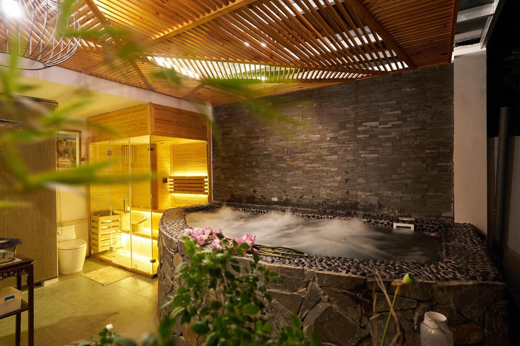 Perfect private villa and outdoor spa with garden 4 bedrooms