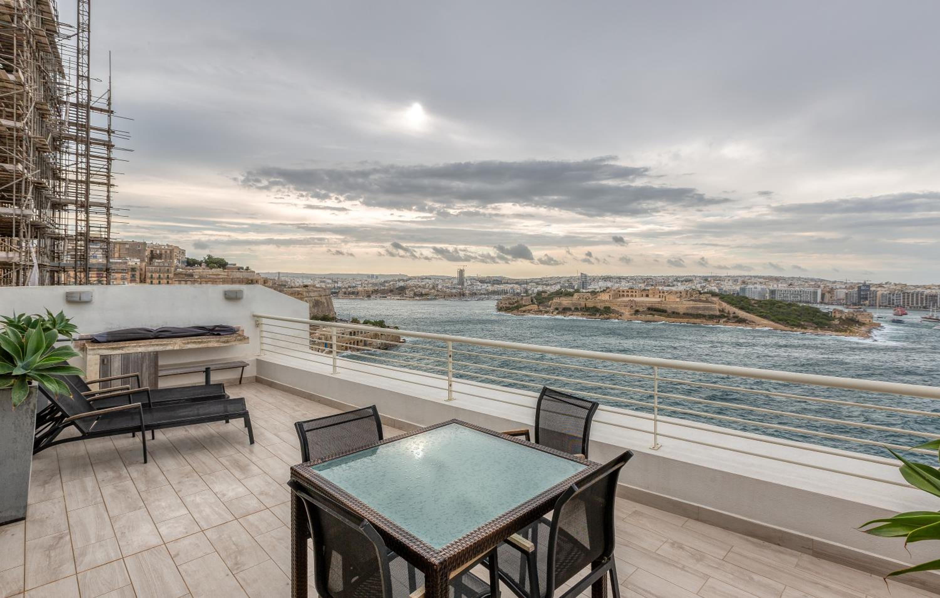 49/3 Seafront Duplex Penthouse in Valletta view 5