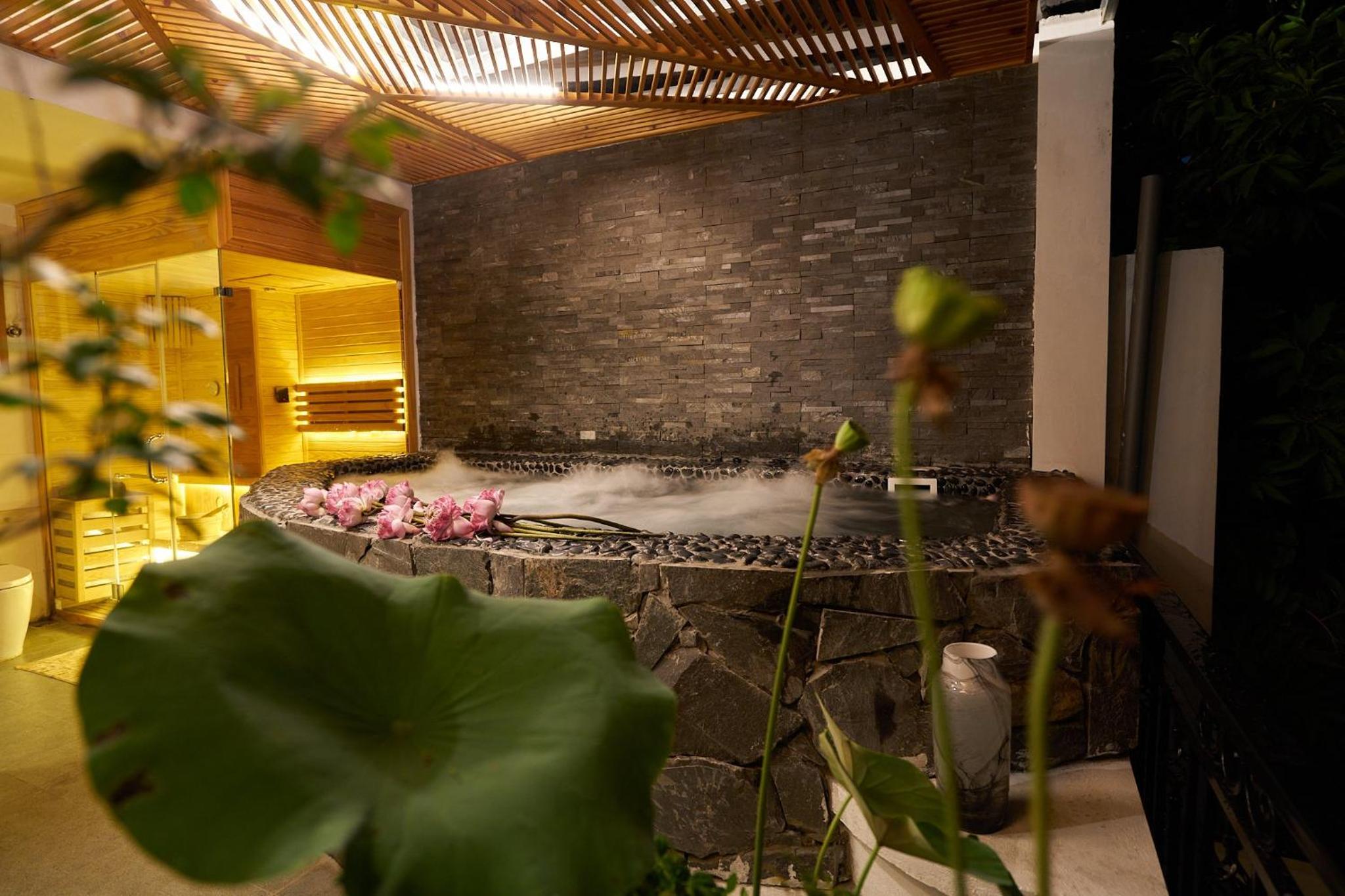 Perfect private villa and outdoor spa with garden 4 bedrooms