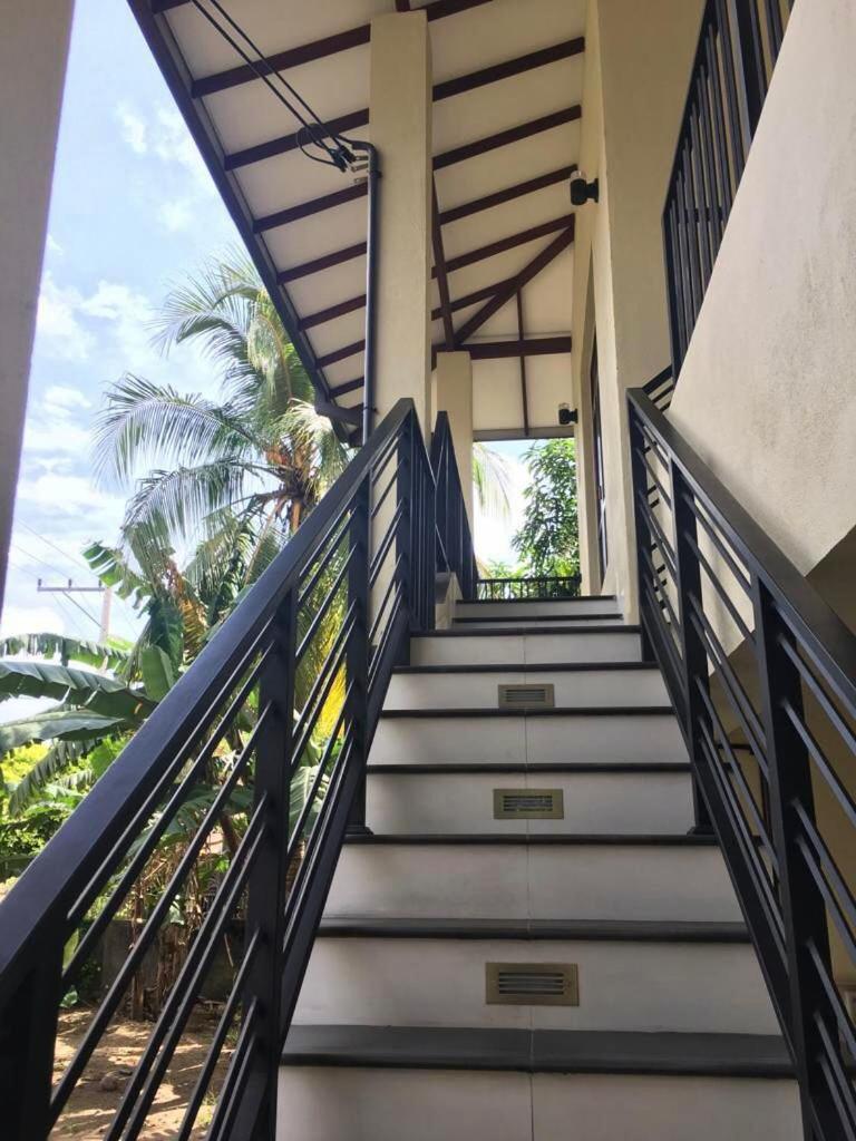 Apartment located 5 minutes from Ja Ela town view 2