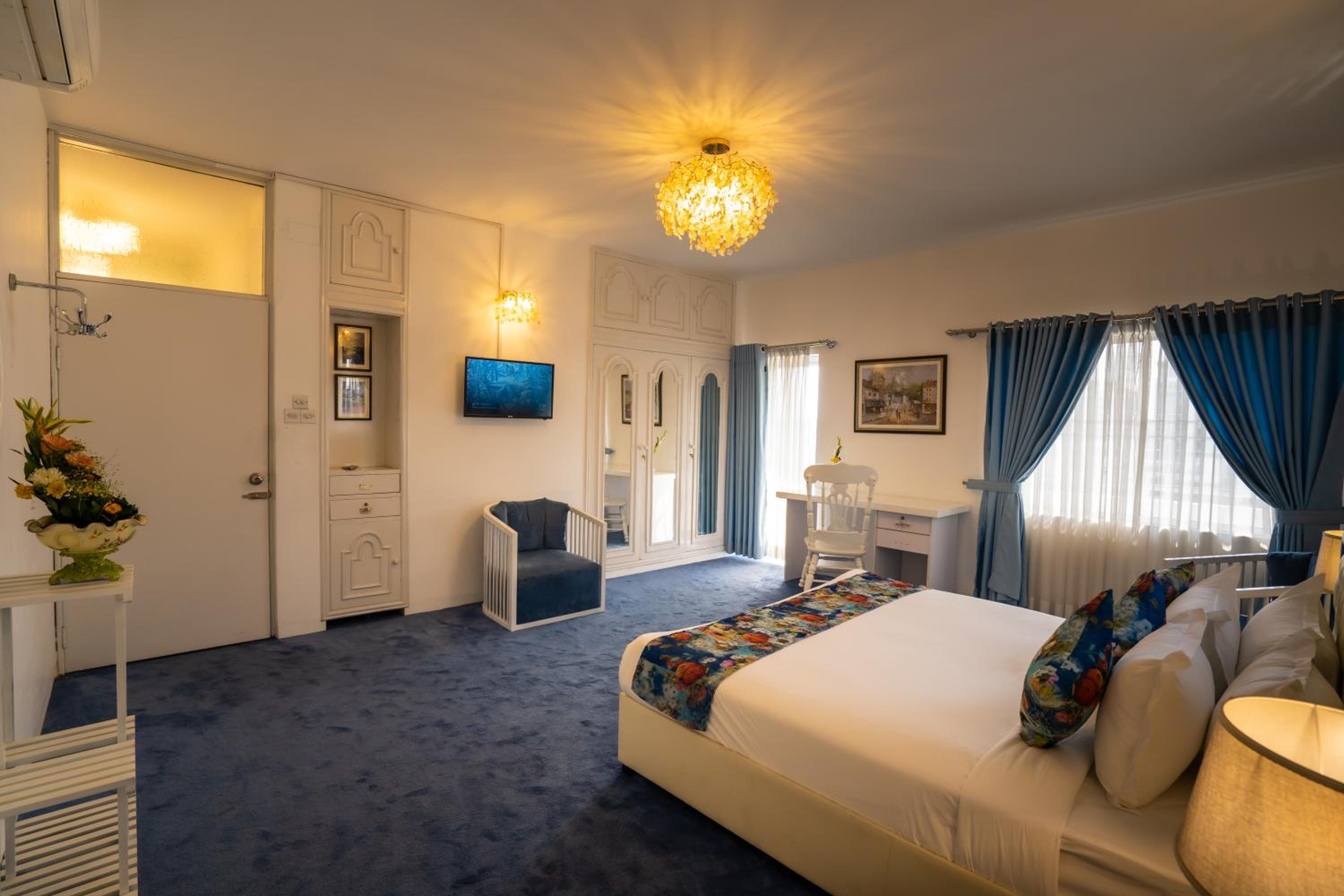 Shinepukur Suites at Concord