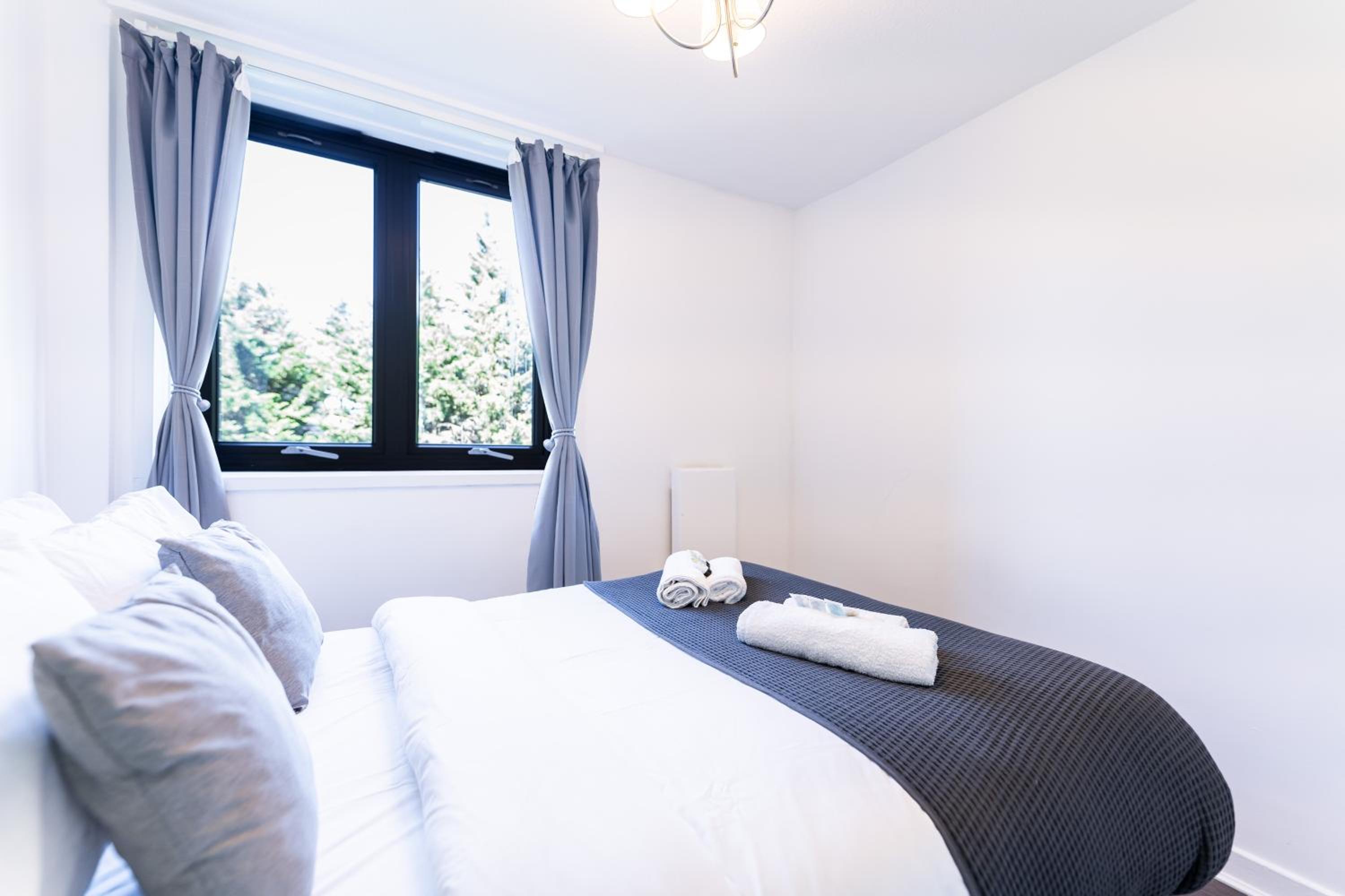 Luxury 3 Bedroom Flat with Balcony in Westbourne Park