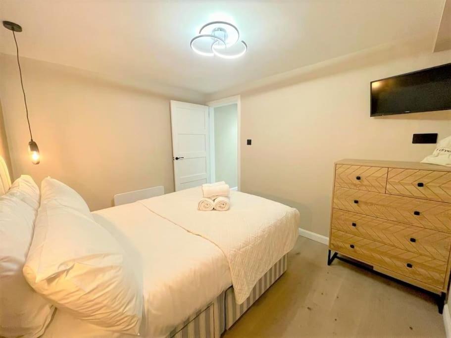 Stylish, Central And Cosy 1BD Nr Canongate view 3