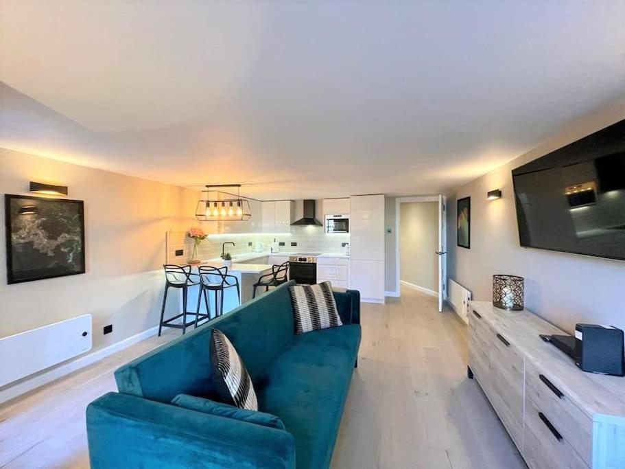 Stylish, Central And Cosy 1BD Nr Canongate view 5