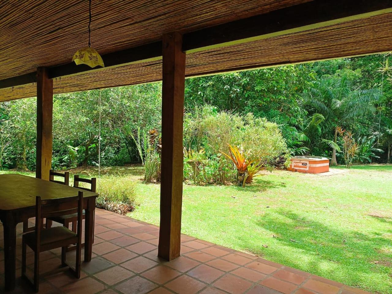 Casa Heliconia - spacious, big garden, close to the beach