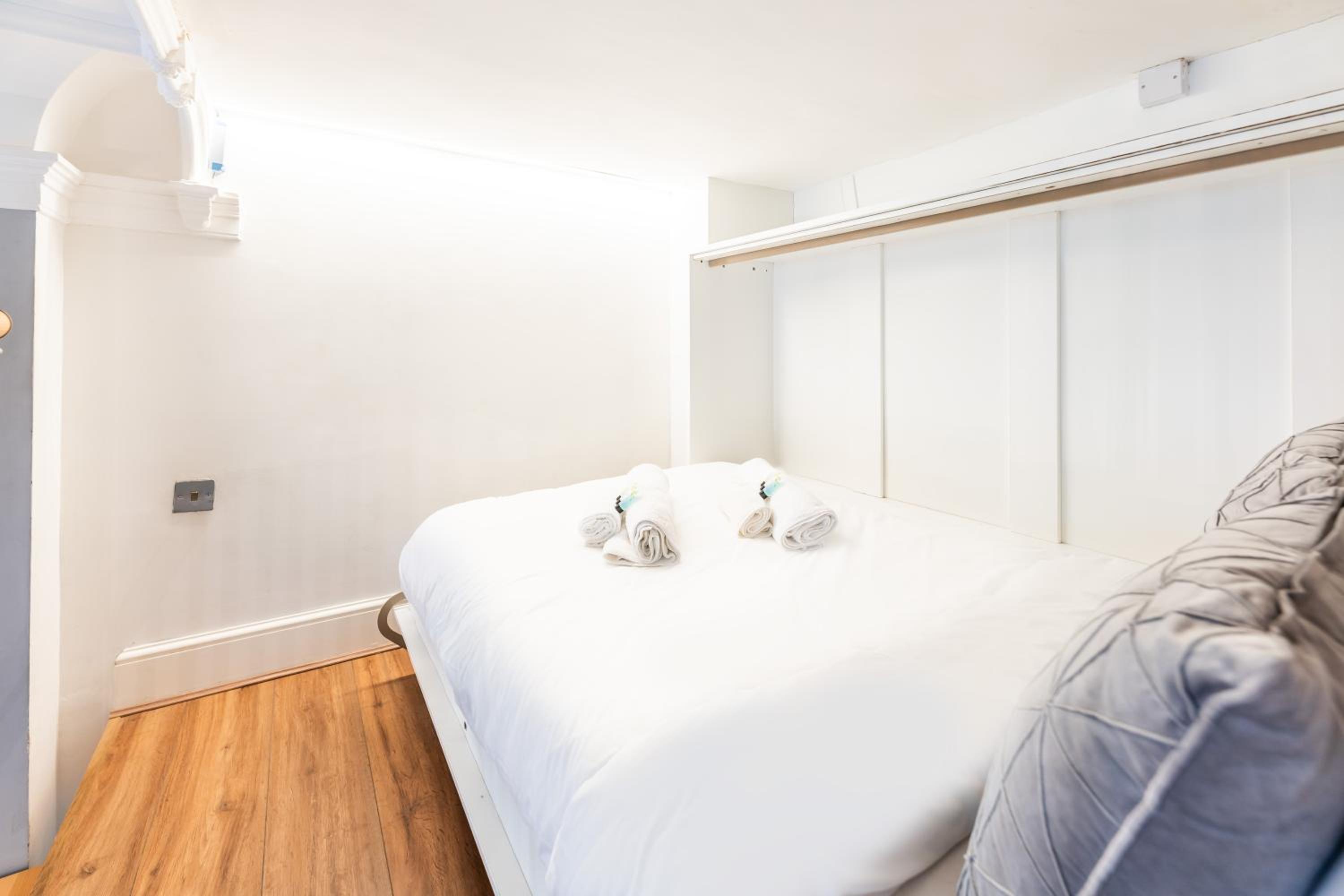 Luxury One Bedroom Flat in Westbourne Terrace