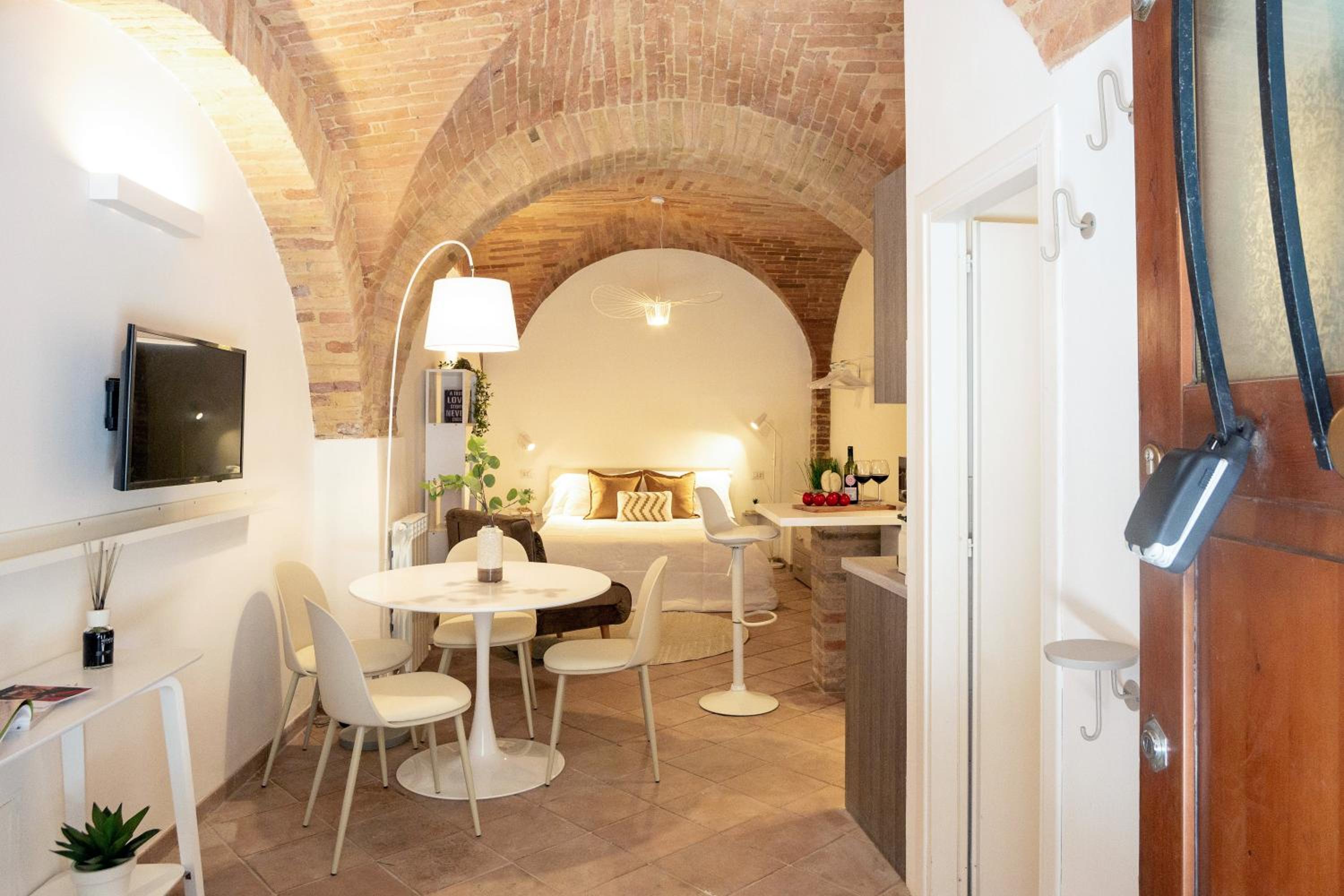 Hotel Medieval flat with whirlpool bath - Image 1