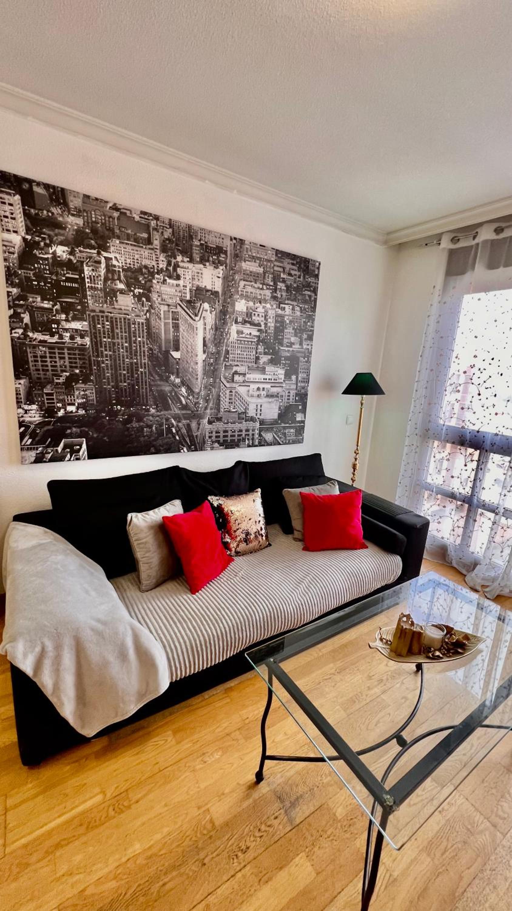 Apartamentos Madrid House Aeropuerto, IFEMA, Metropolitano photo 3