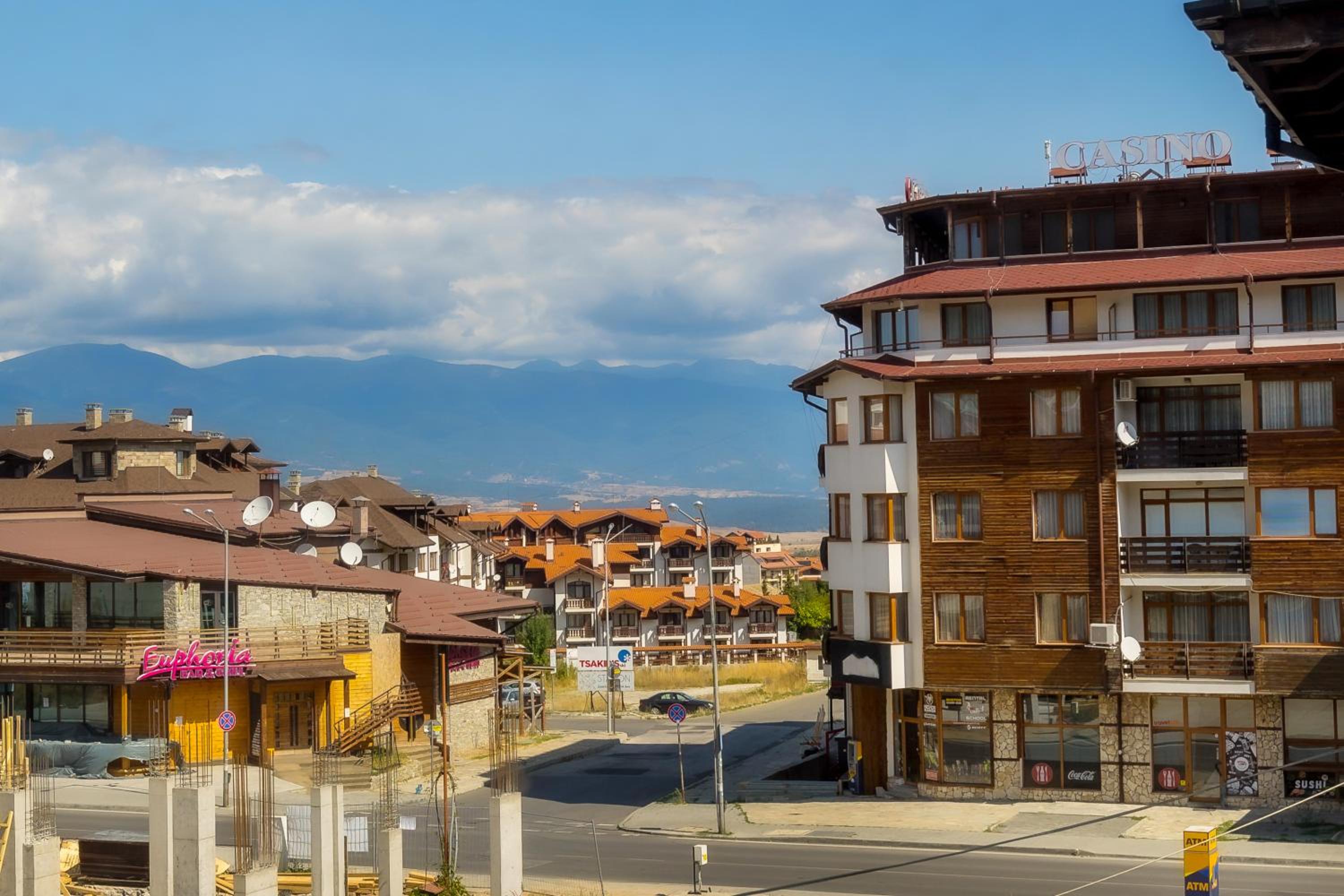 Granat Gondola Apartments next to Ski Lift