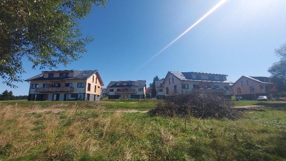 Lipno Apartments BERGMAX, Ski Areál Lipno 16min dojezd - Resort Malé Lipno s terasou a zahrádkou, parking free