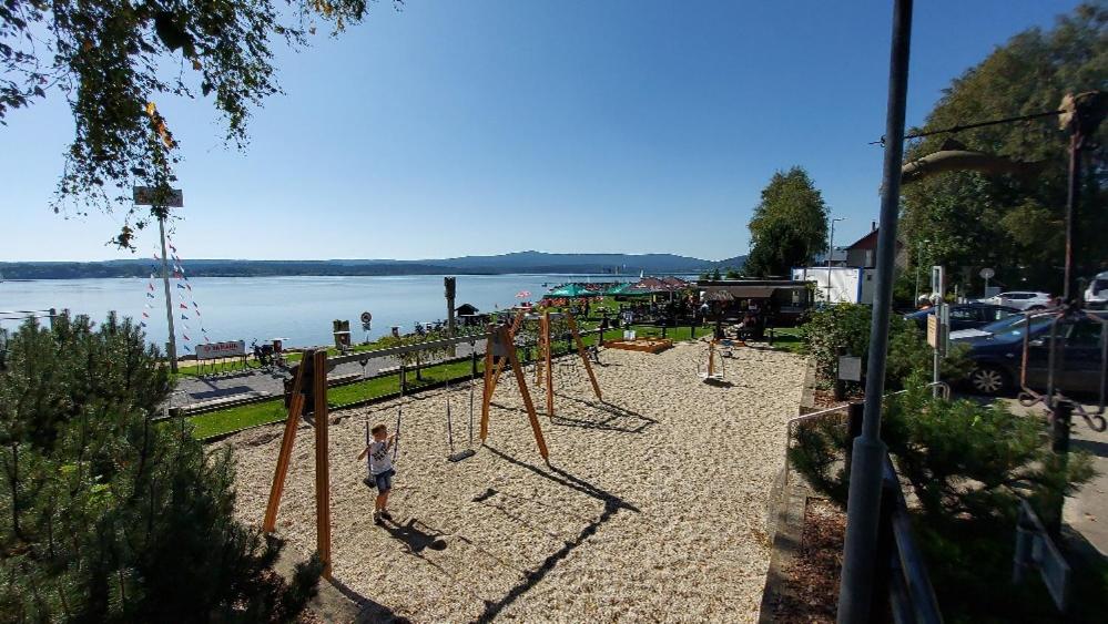 Lipno Apartments BERGMAX, Ski Areál Lipno 16min dojezd - Resort Malé Lipno s terasou a zahrádkou, parking free