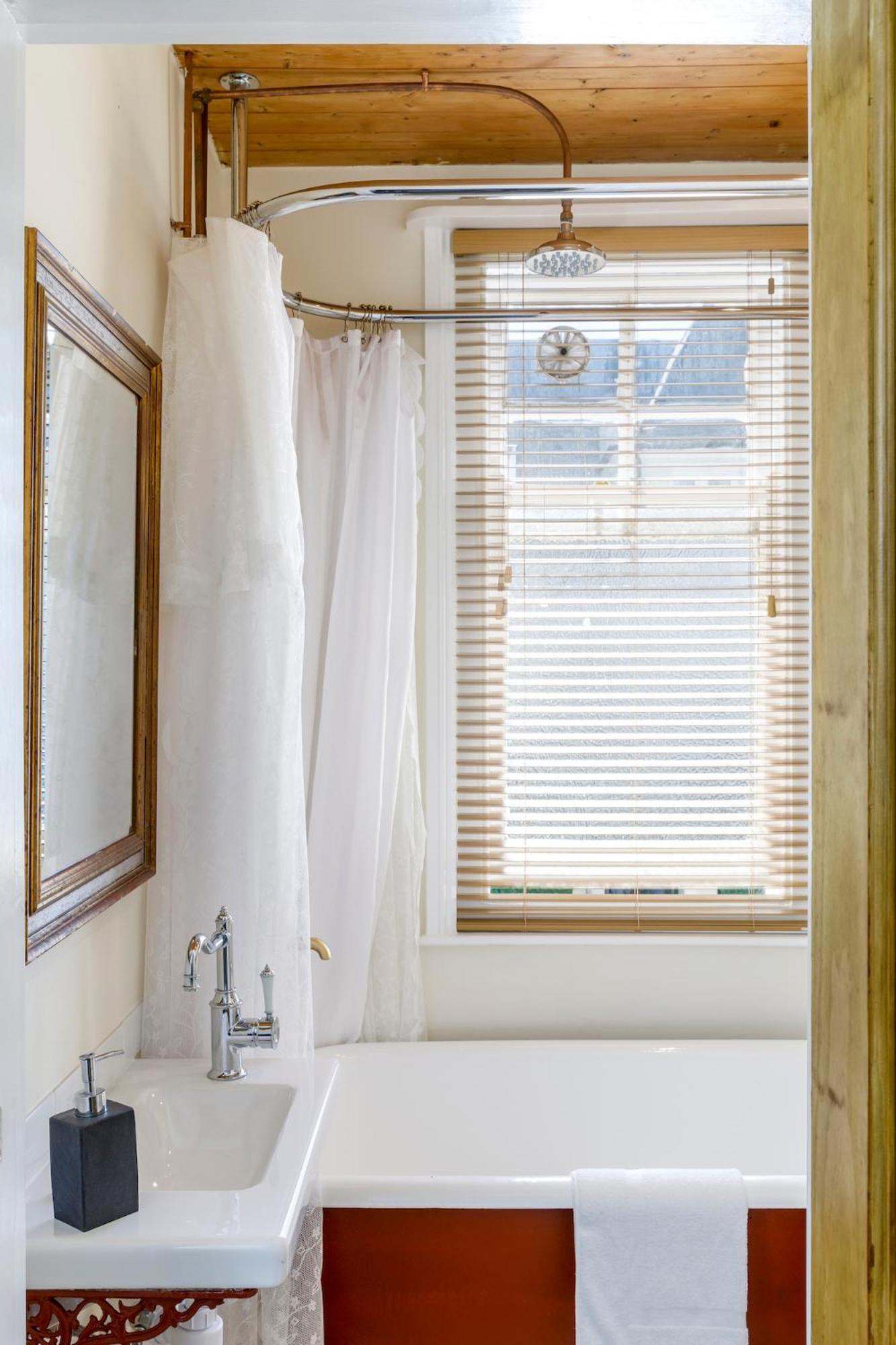 Finest Retreats - Pittodrie Guest House - Room 1