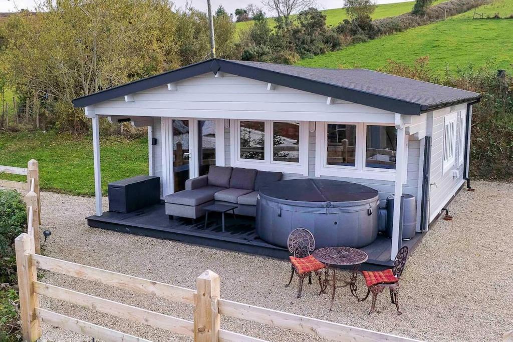Letterkenny Vacations - Luxury Log Cabin with Private Hot Tub  Sea Views - Property Image 11