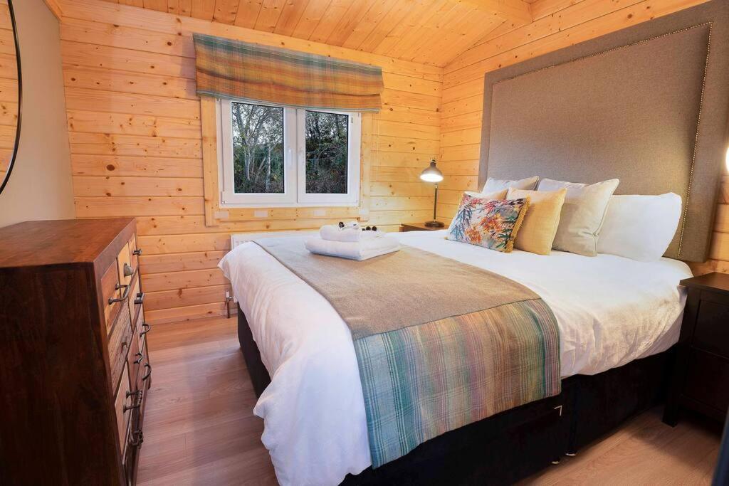 Letterkenny Vacations - Luxury Log Cabin with Private Hot Tub  Sea Views - Property Image 12