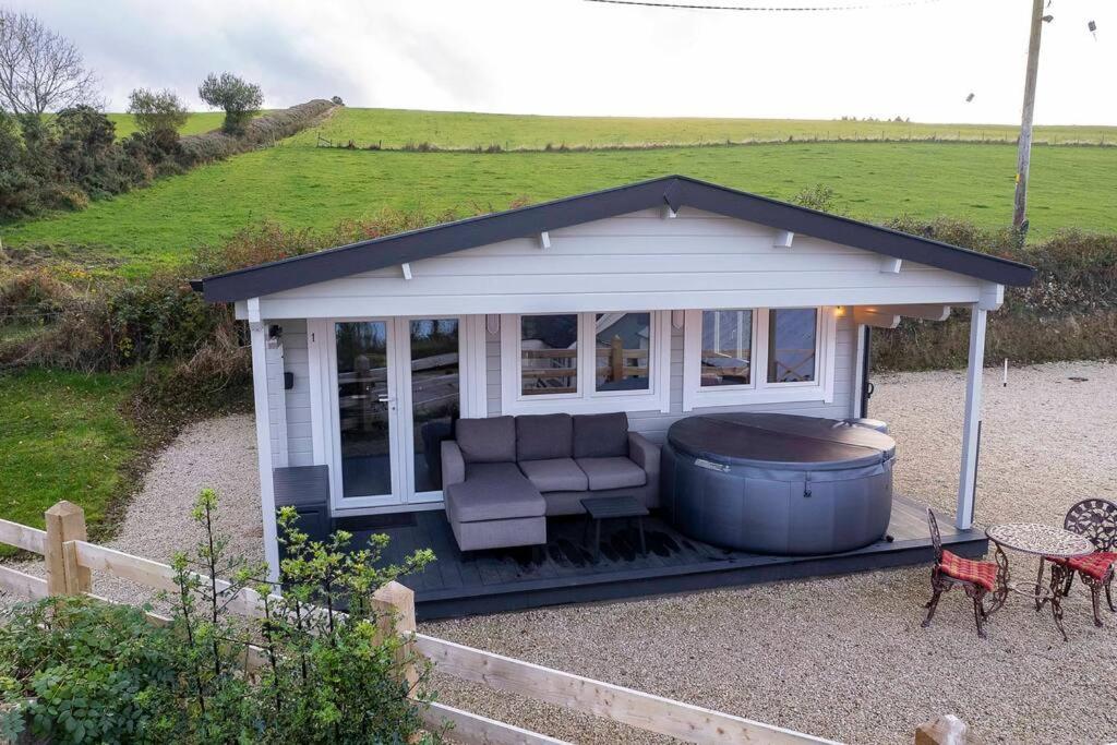Letterkenny Vacations - Luxury Log Cabin with Private Hot Tub  Sea Views - Property Image 9