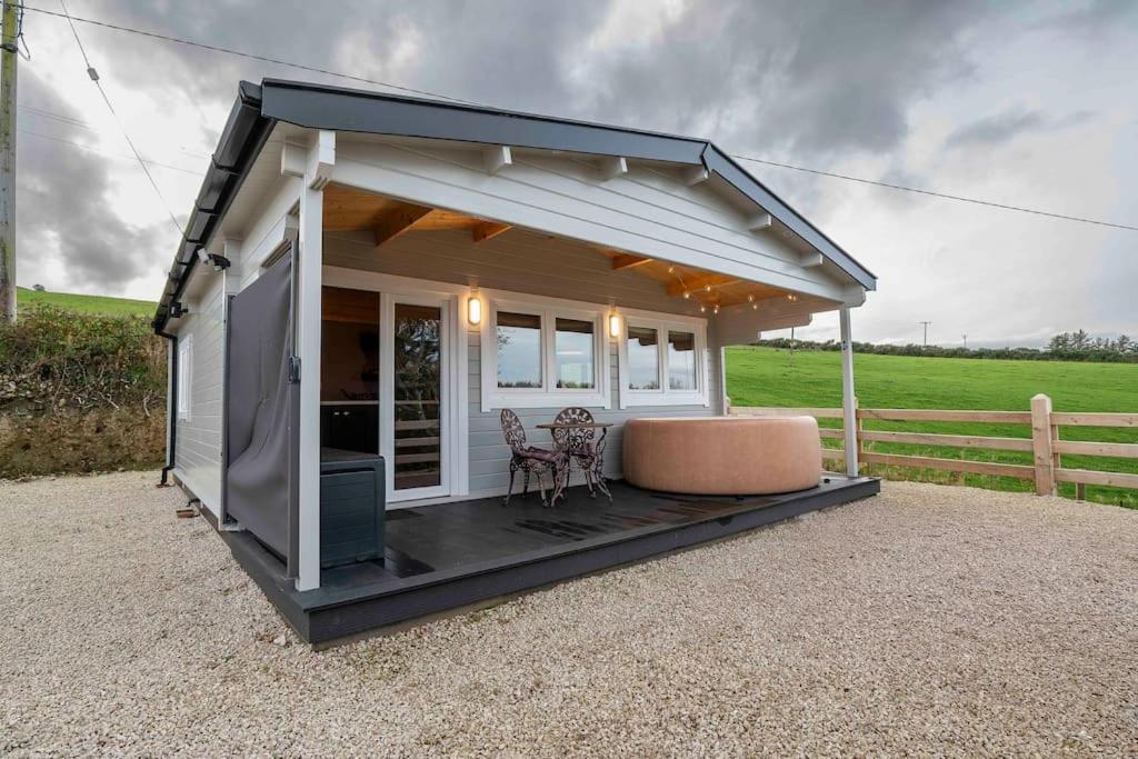 Letterkenny Vacations - Luxury Log Cabin with Private Hot Tub  Sea Views - Property Image 4