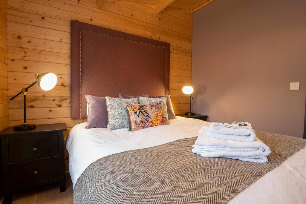 Letterkenny Vacations - Luxury Log Cabin with Private Hot Tub  Sea Views - Property Image 18