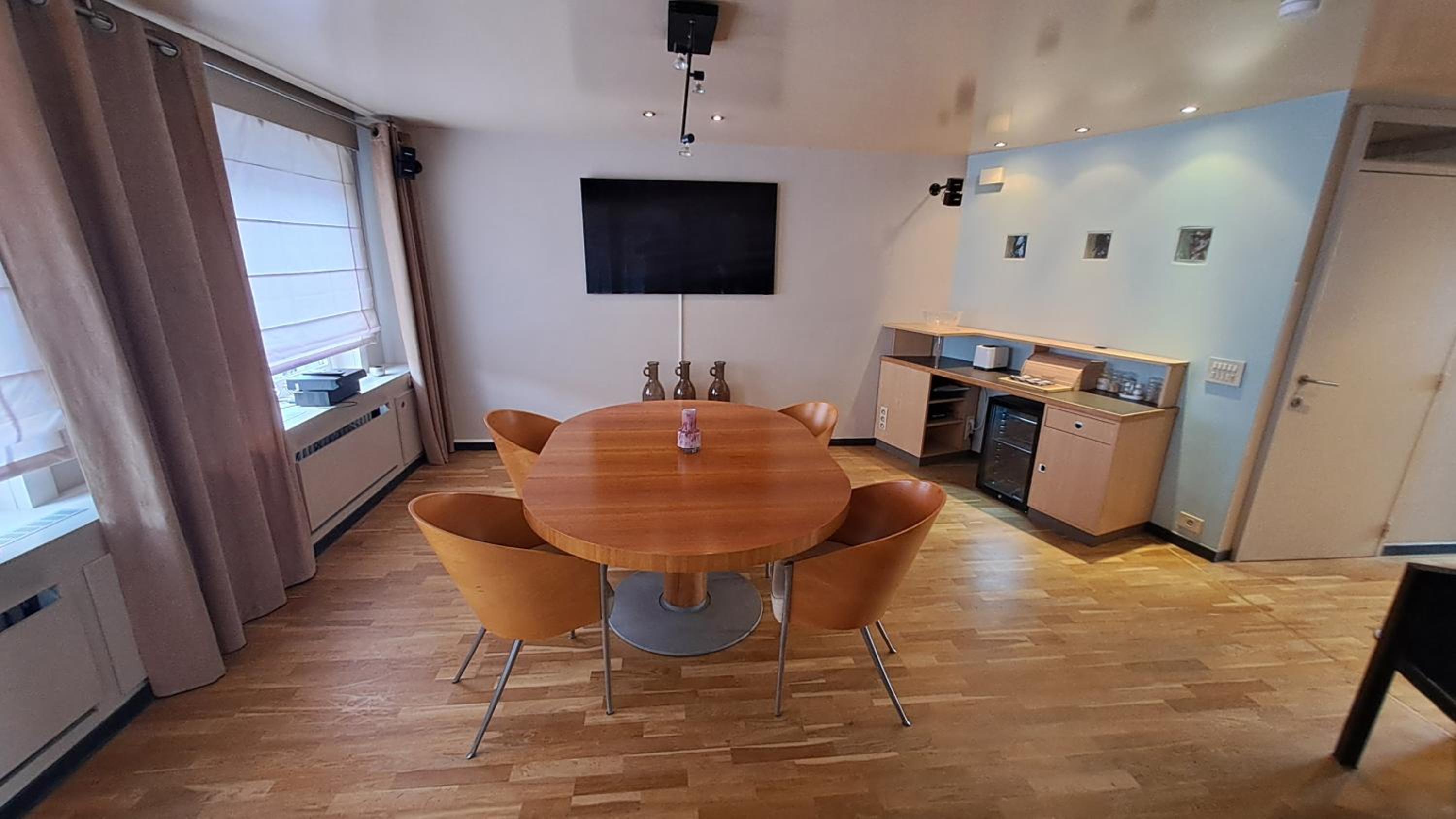 BeautyD JUNIOR-SUITE family room for up to 3 children centrum GULLEGEM KORTRIJK