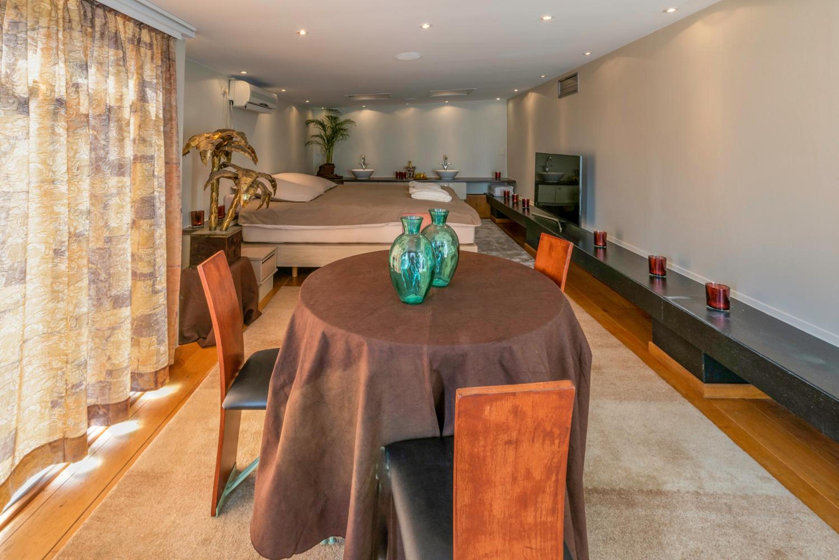 BeautyD JUNIOR-SUITE family room for up to 3 children centrum GULLEGEM KORTRIJK
