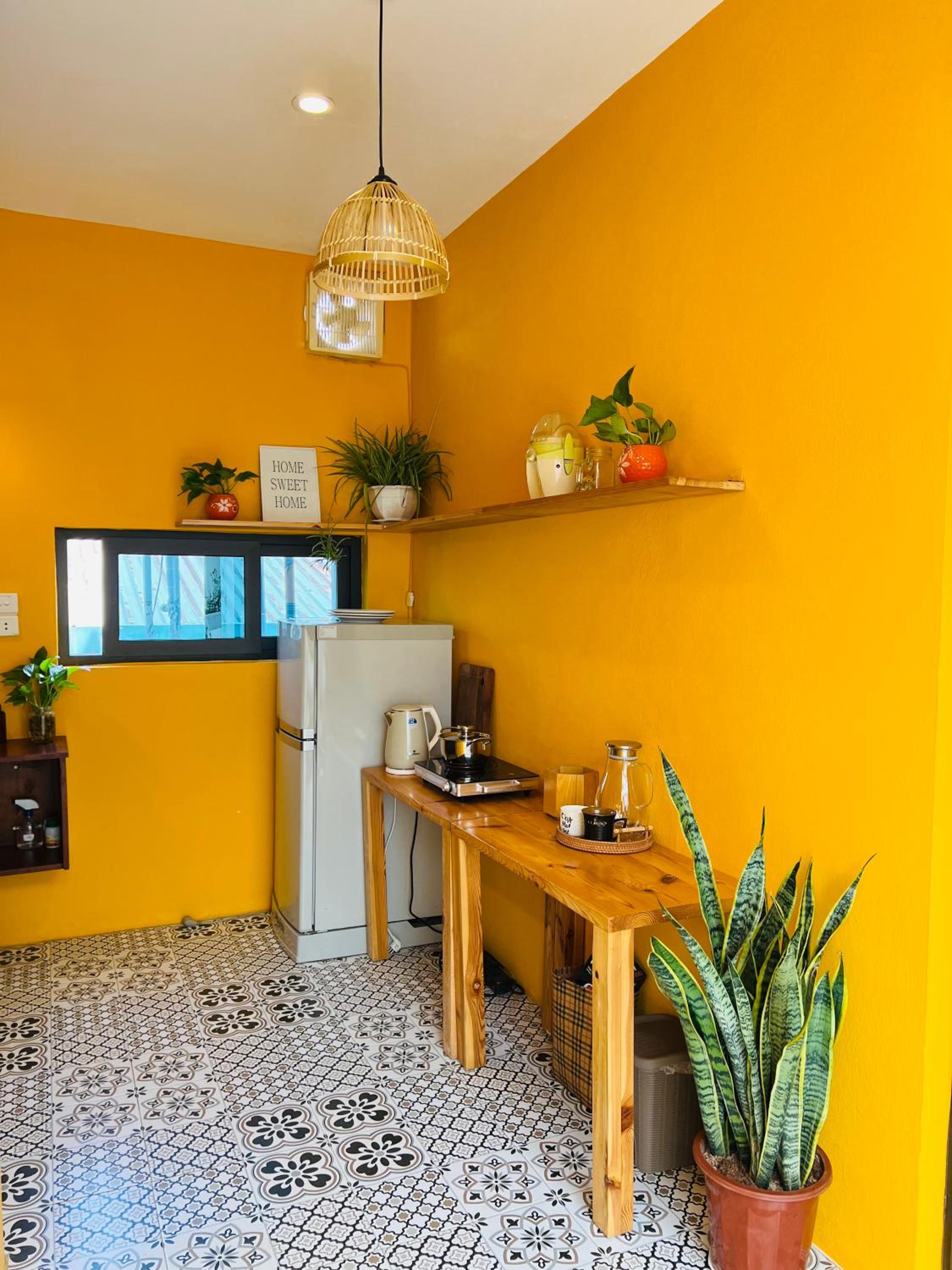 Terra Homestay - Big Balcony with elevator - 150m to Hoan Kiem Lake