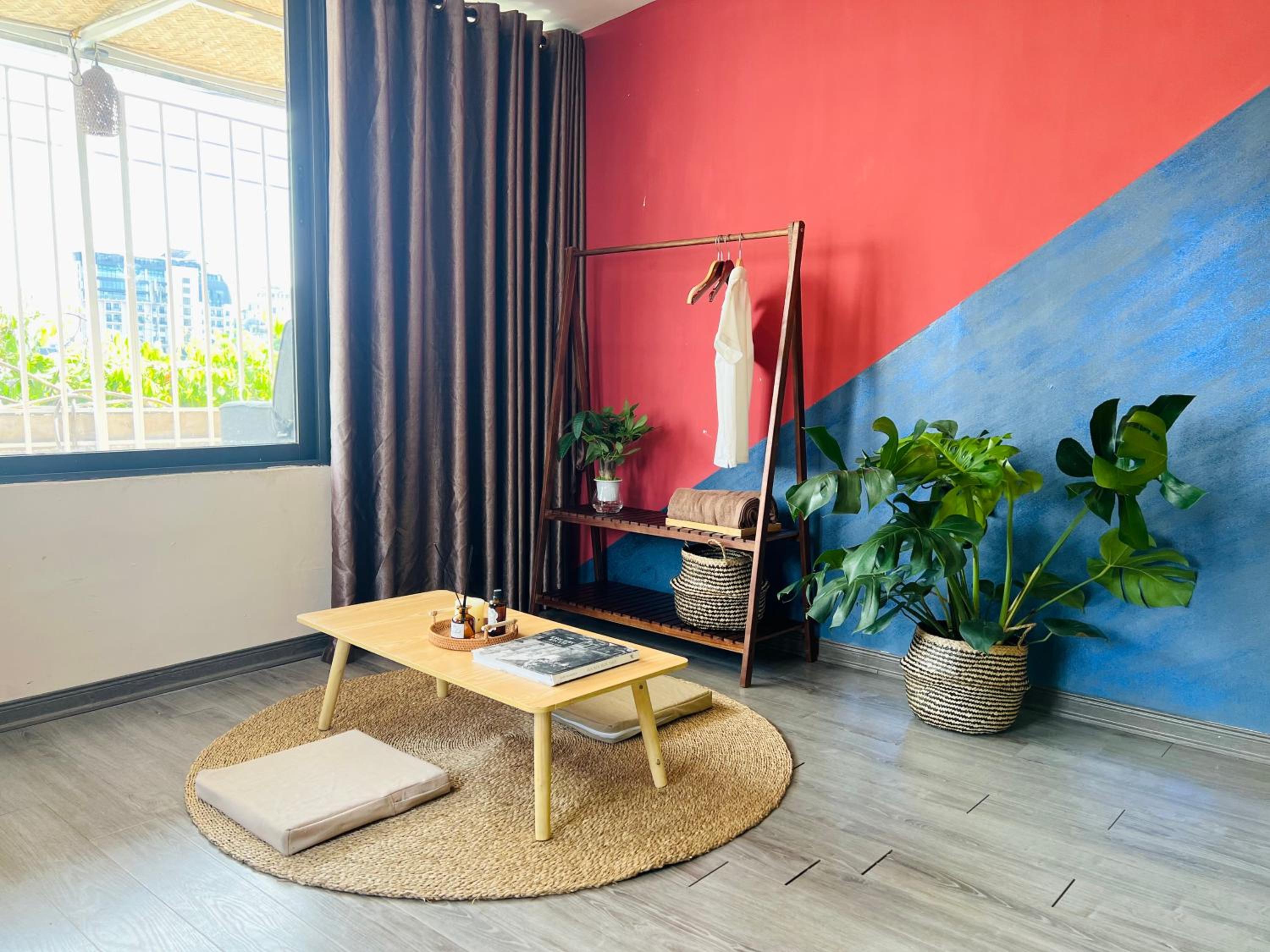 Terra Homestay - Big Balcony with elevator - 150m to Hoan Kiem Lake