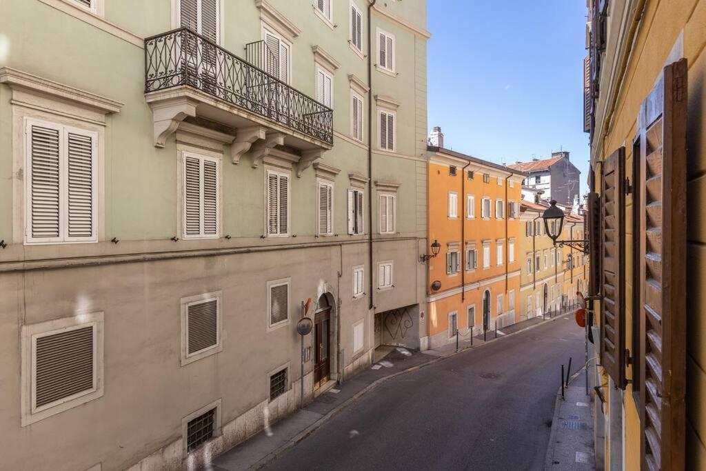 Apartments Trieste Centro I S. Michele 1 view 2