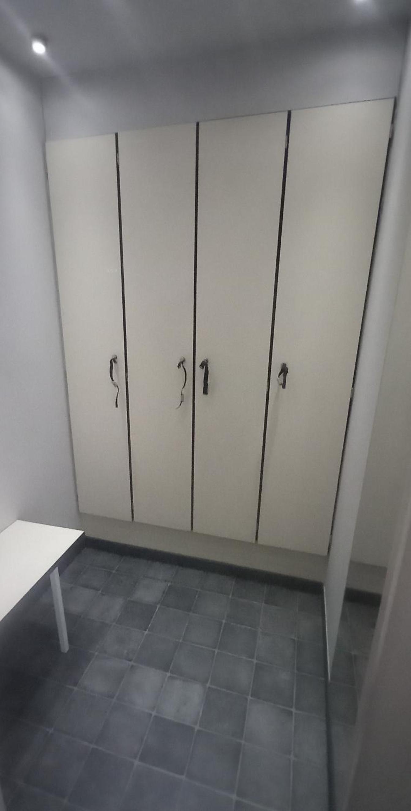 BeautyD JUNIOR-SUITE family room for up to 3 children centrum GULLEGEM KORTRIJK