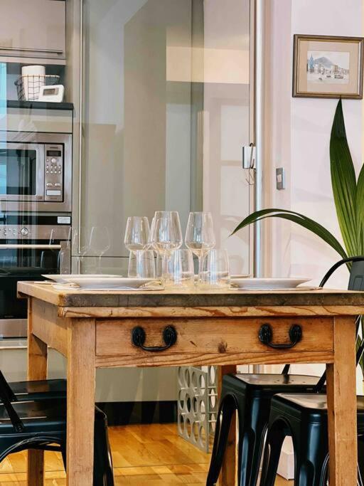 Stunning Victorian Mansion Apartment - Hosted by StaySejour