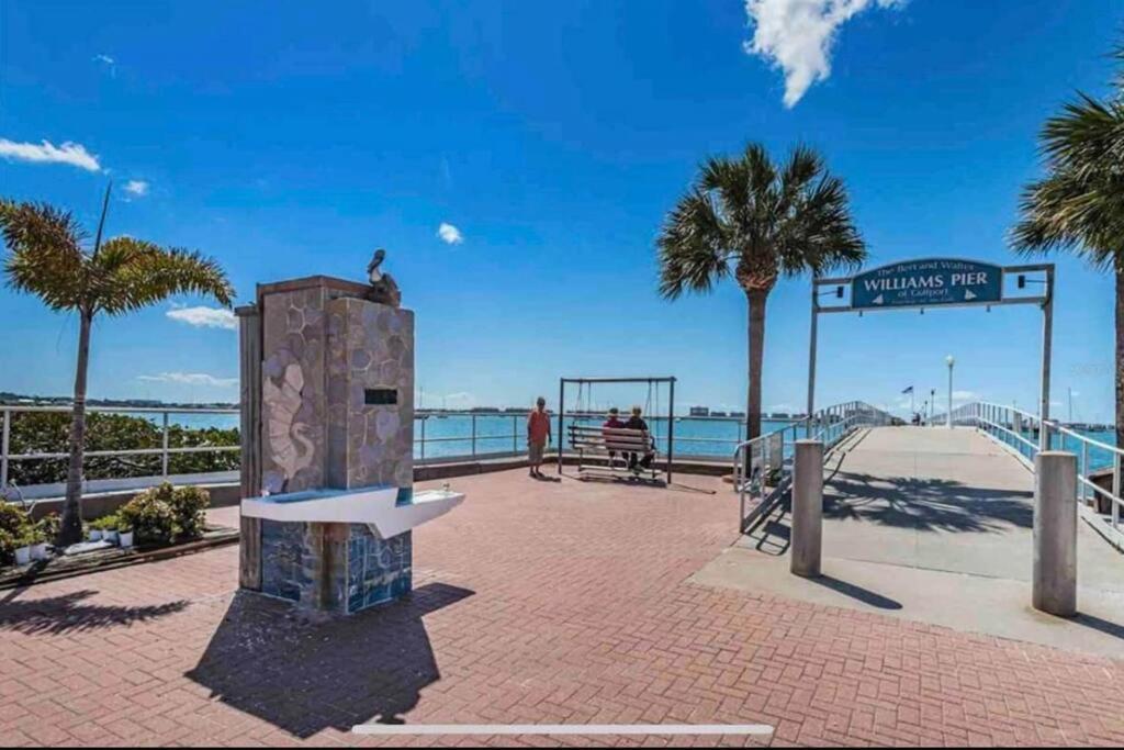 In the Center of Gulfport, Min Away From the Beach! view 4