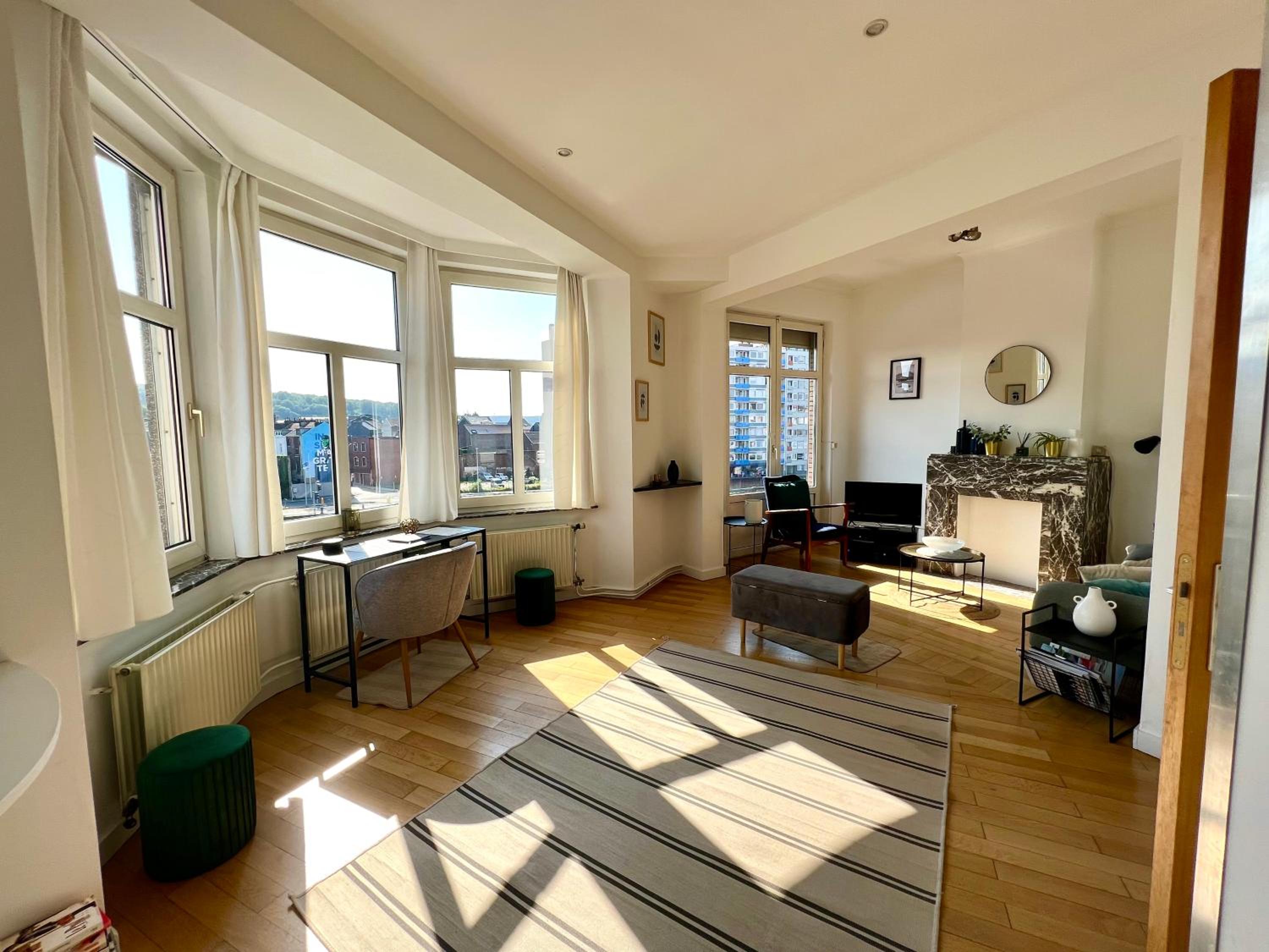 Bellevue - Grand appartement pour 5 sur les quais de la Meuse
