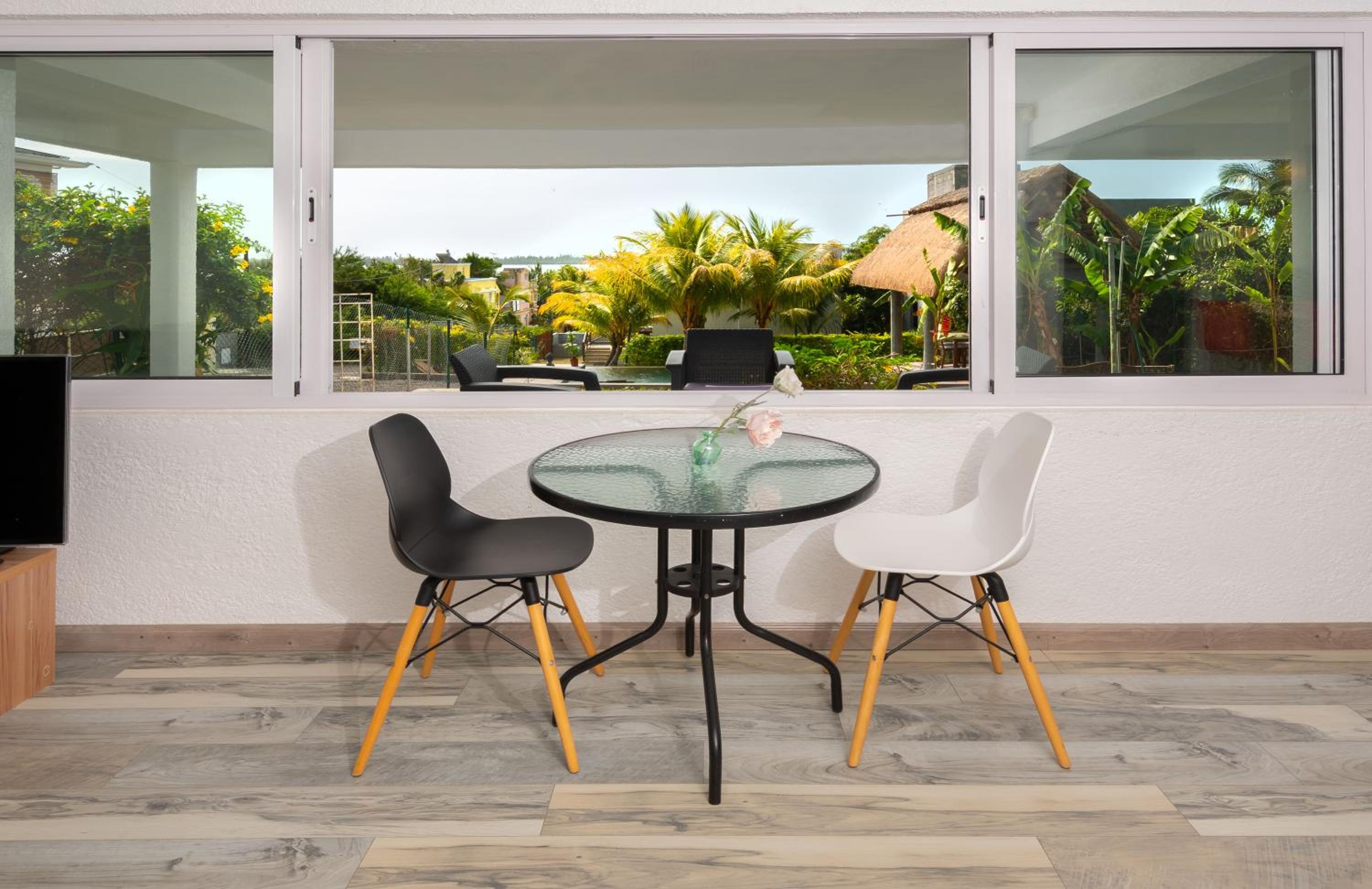 Twakila Sunset Suites