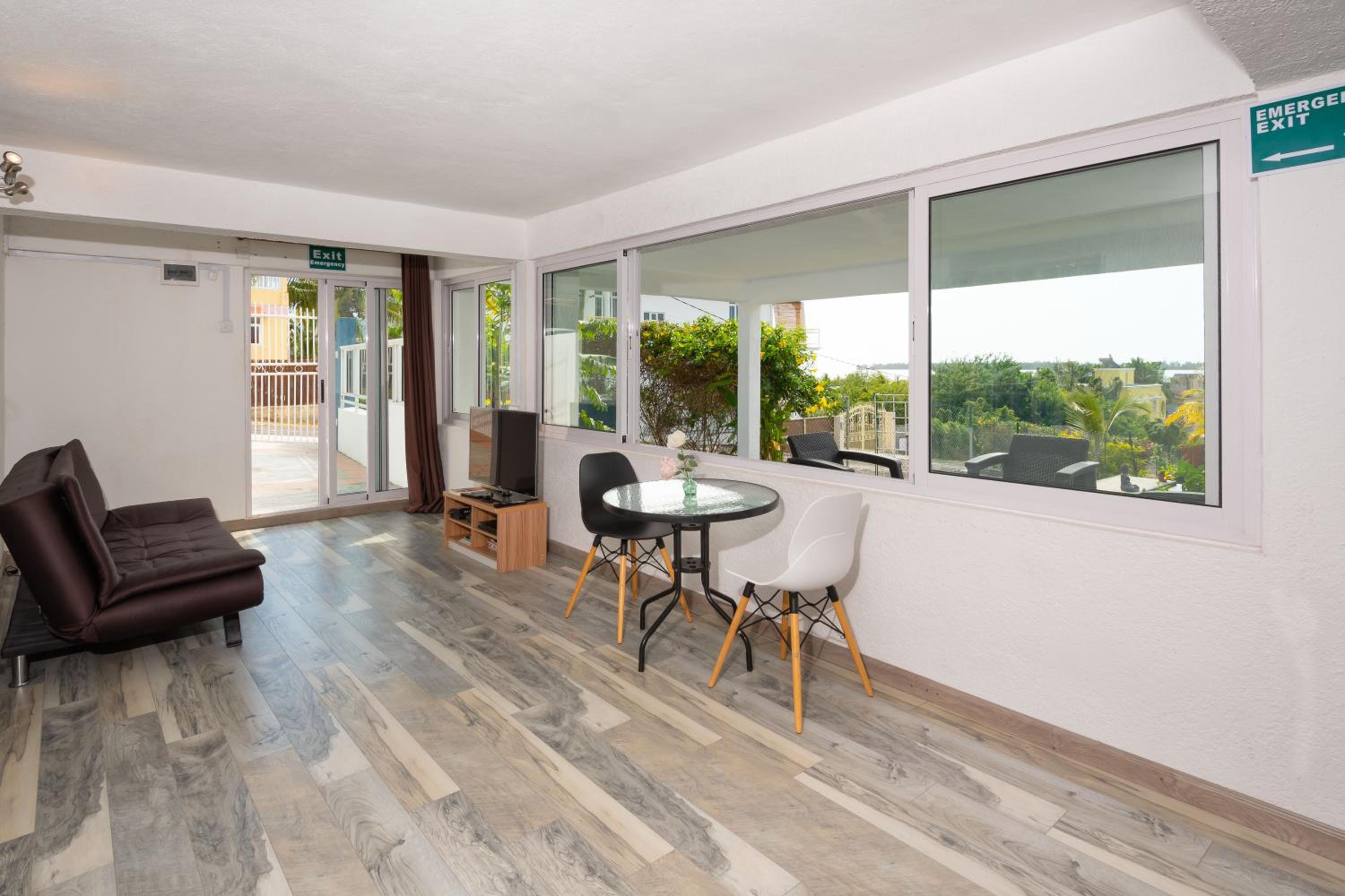 Twakila Sunset Suites