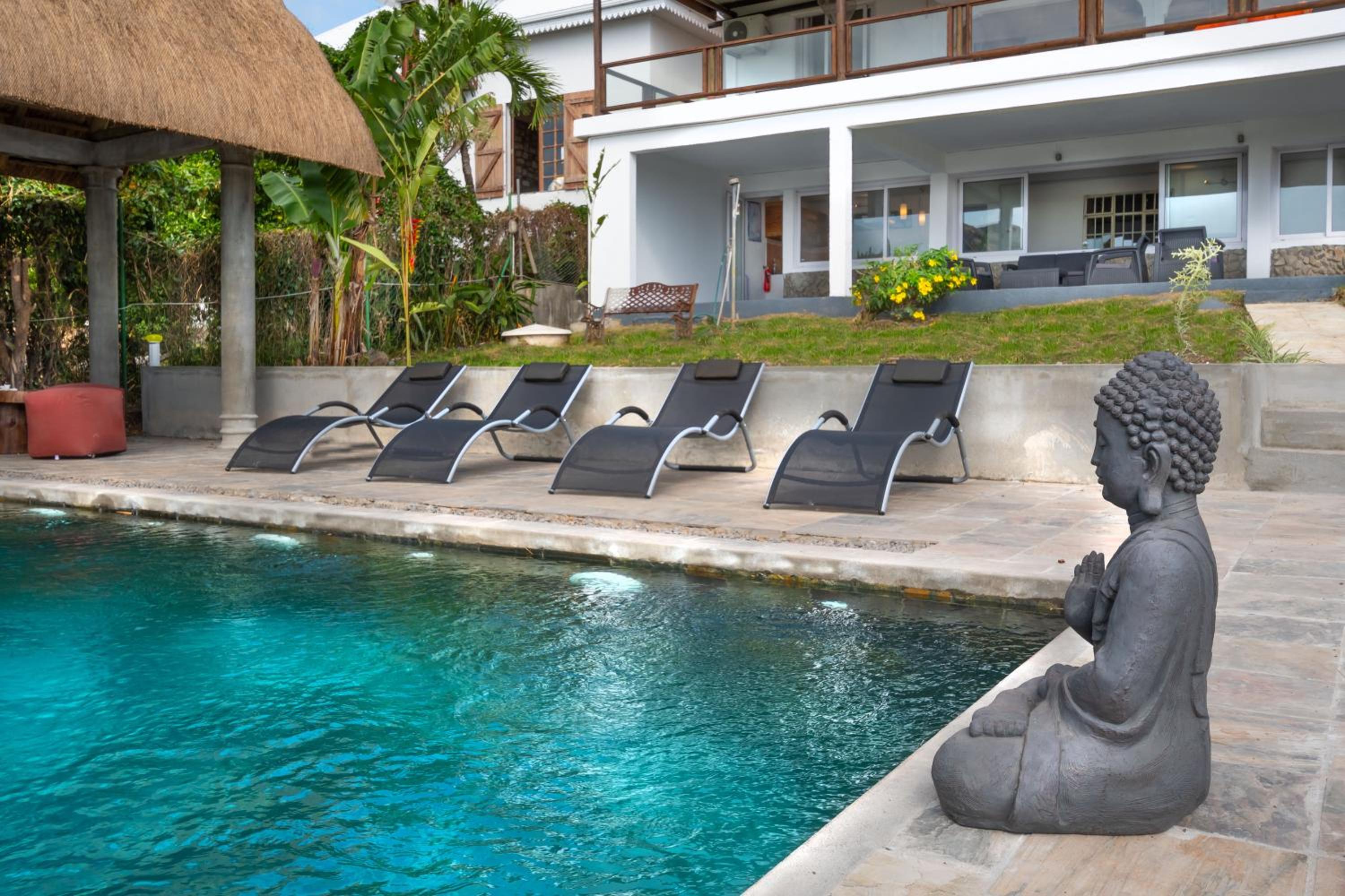 Twakila Sunset Suites