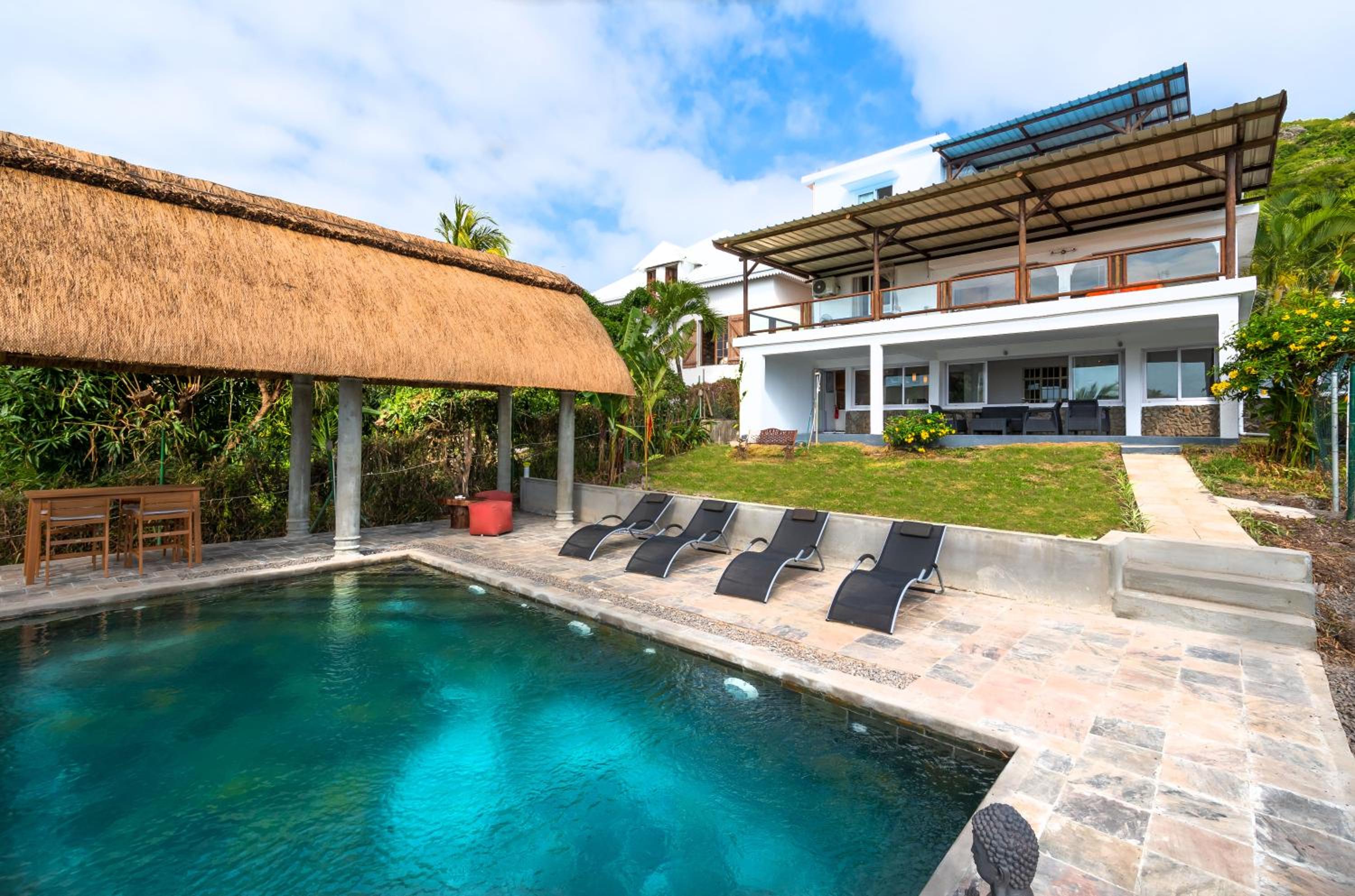 Twakila Sunset Suites