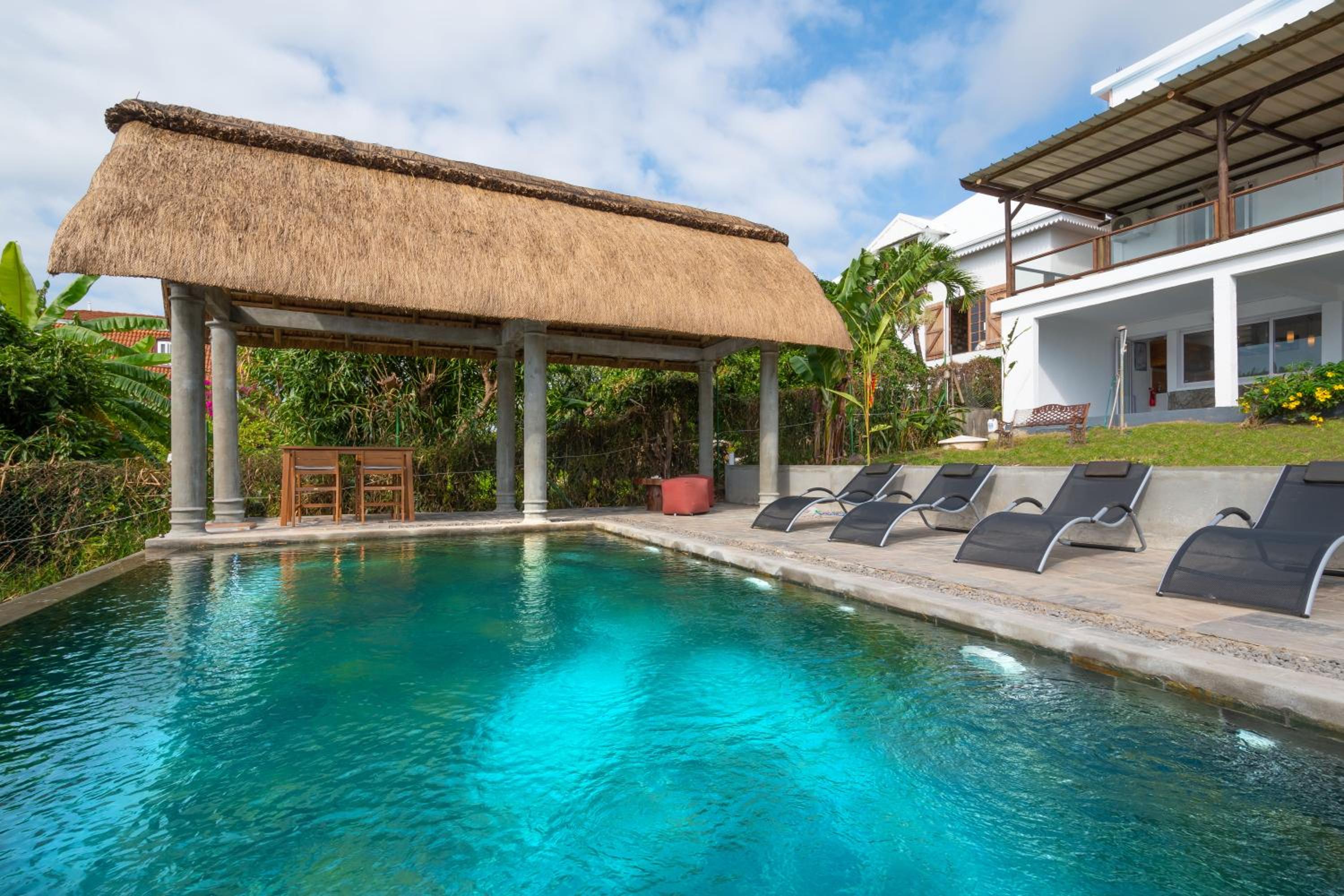 Twakila Sunset Suites