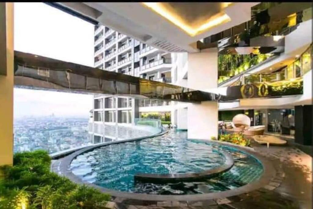 2 Bedroom with 2 t&b in Gramercy Residences Condo view 2