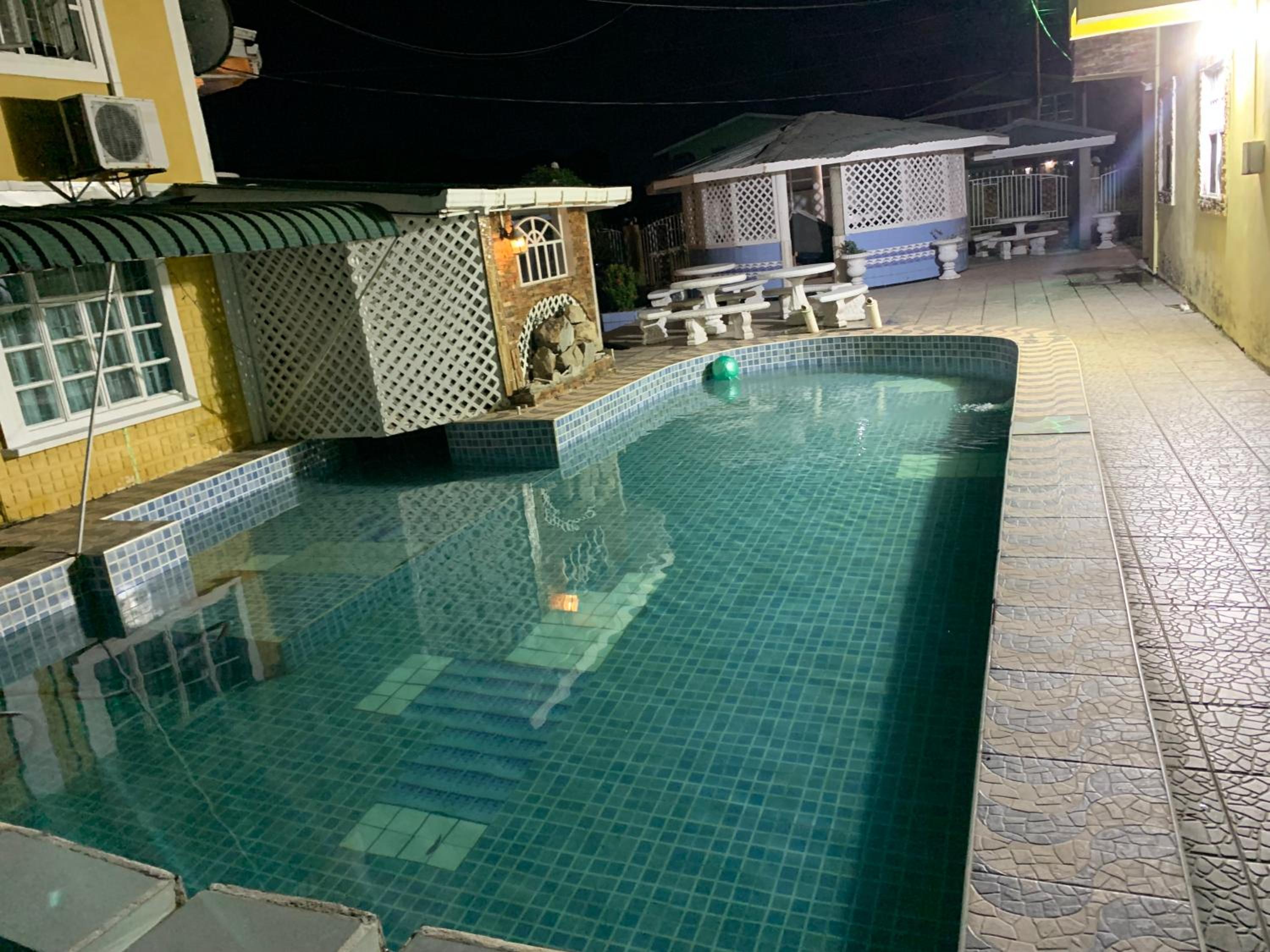 1st Floor 1-Bedroom Comfortably Sleeps 4 view 2