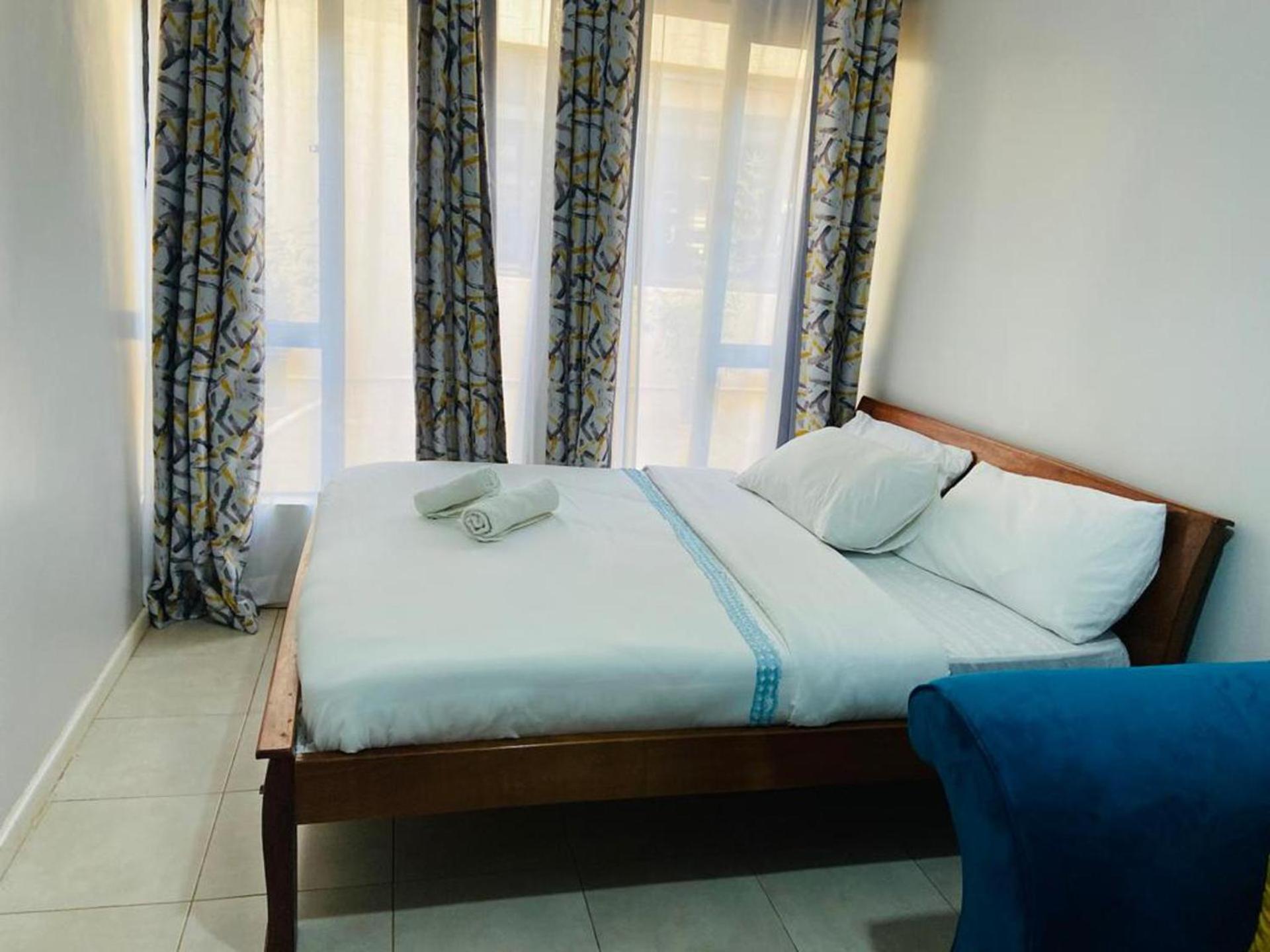 Songeza Studio Sleeps 2 with Pool