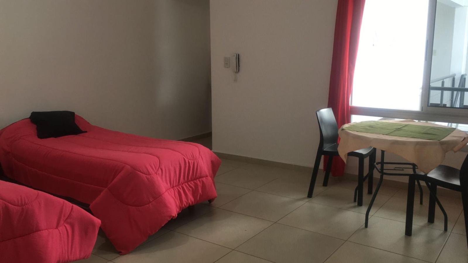 Departamento centrico monoambiente 1er piso nuevo sencillo Av Belgrano D5