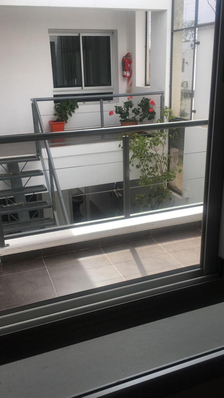 Departamento centrico monoambiente 1er piso nuevo sencillo Av Belgrano D5