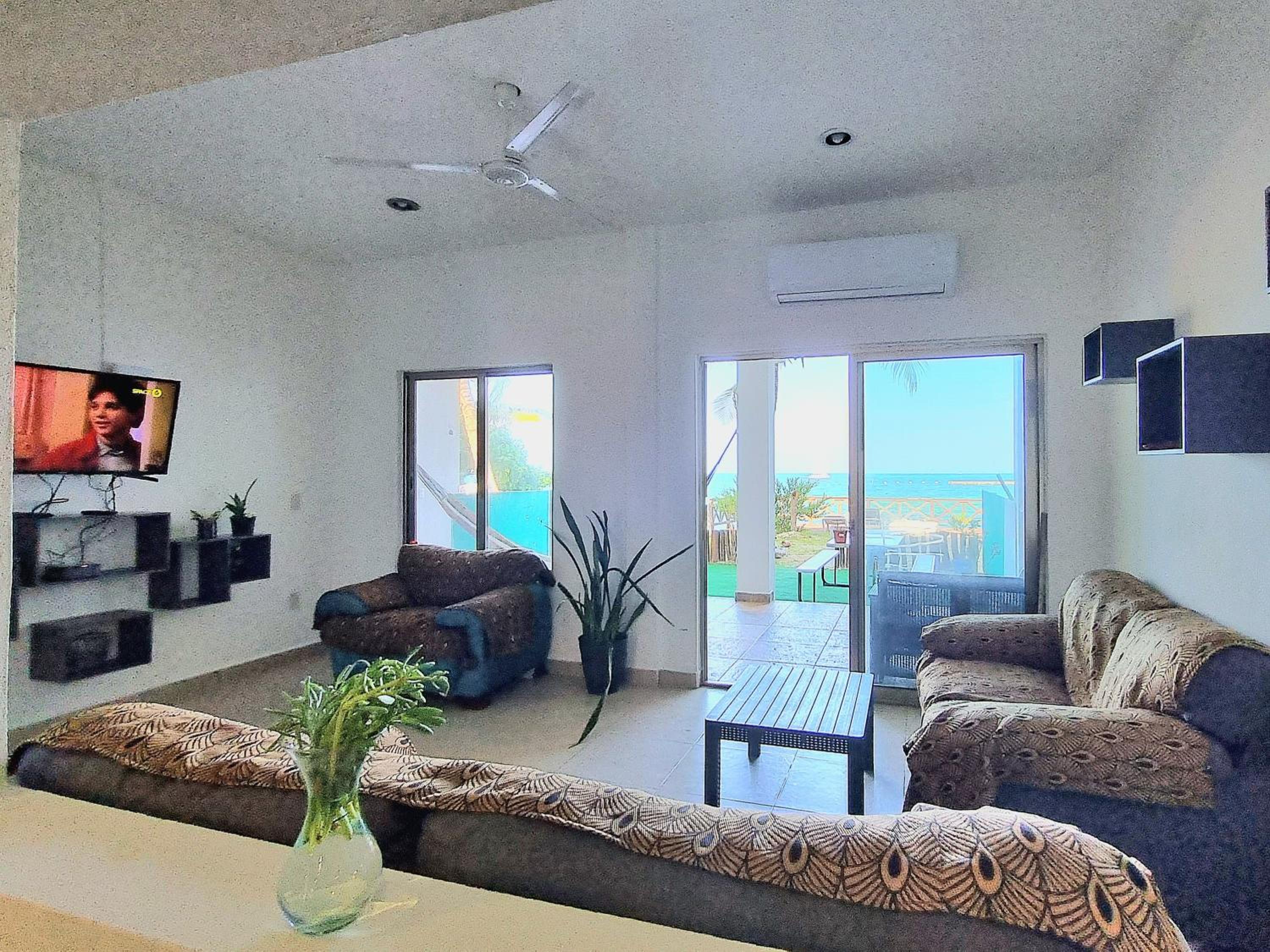 On The Beach - Seaside Sunrise Haven 3 Bedrooms SEA VIEW