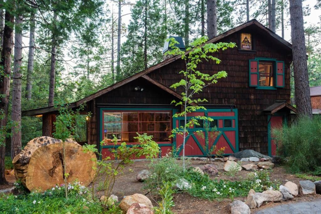 Hotel Owl Pine Cabin on Strawberry Creek - Image 1