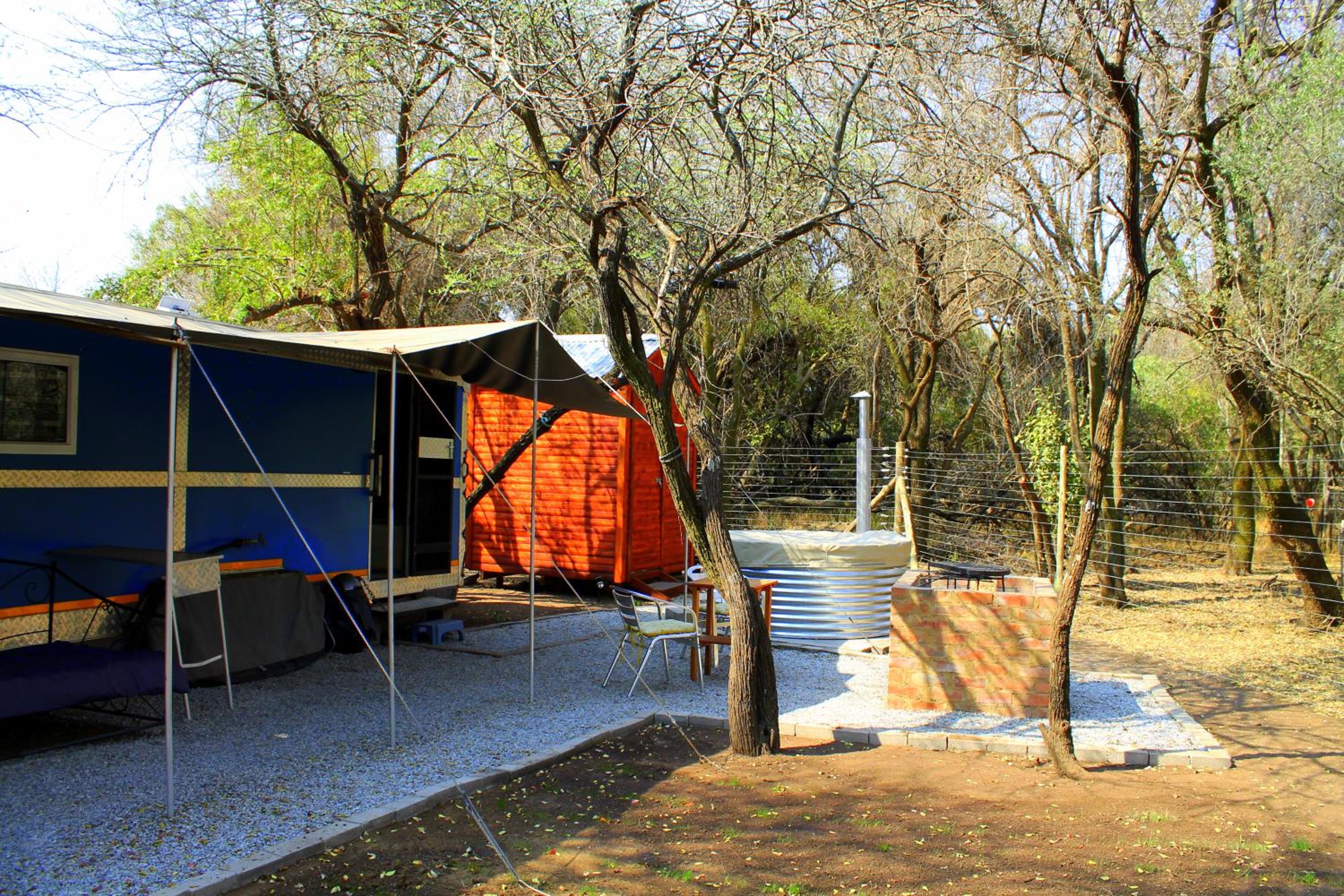 Romantic Hot Tub Retreat - Ndlovu 33 Tiny Home, Big 5 reserve view 4