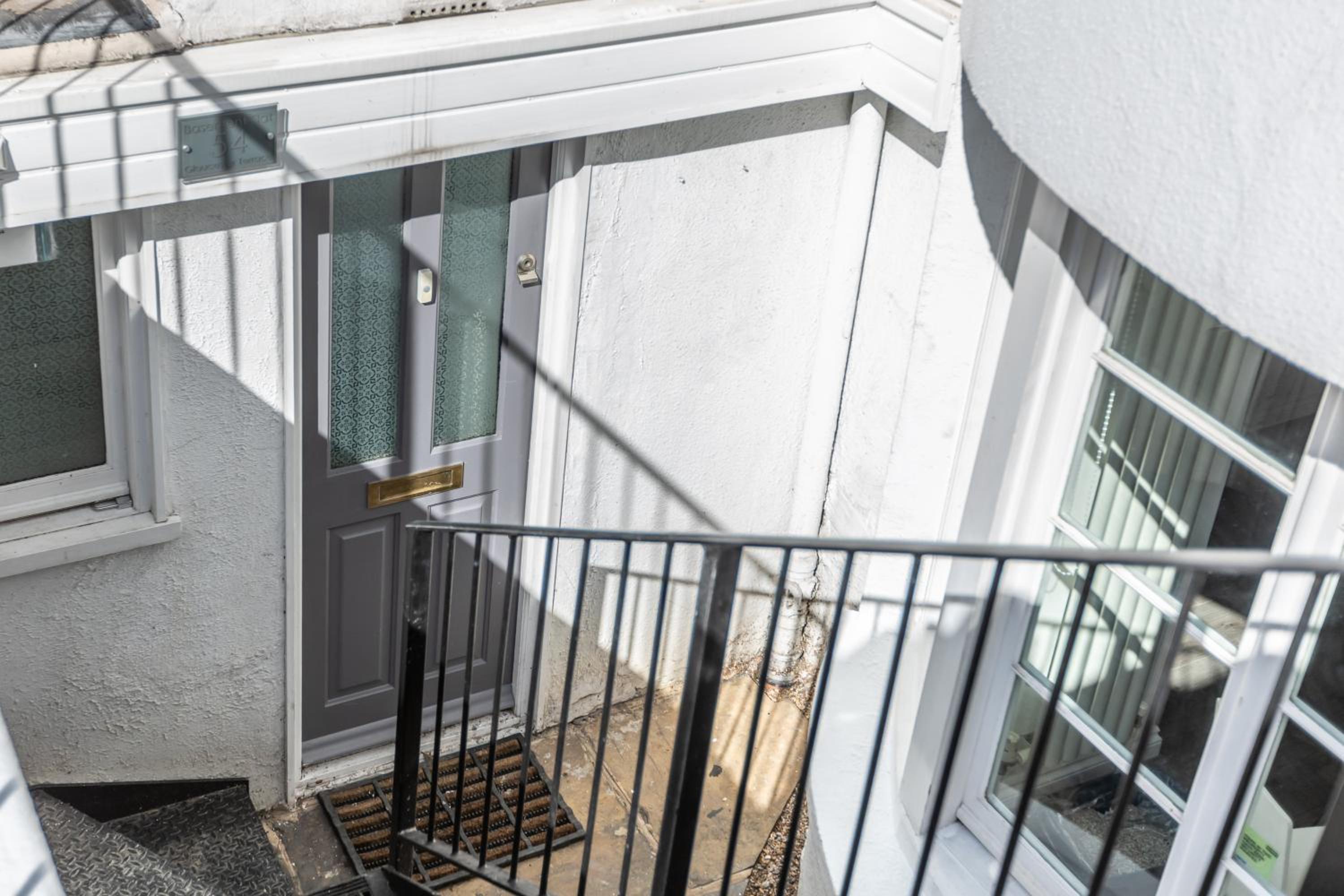 Paddington/Lancaster Gate Luxury Apartment by Hyde Park