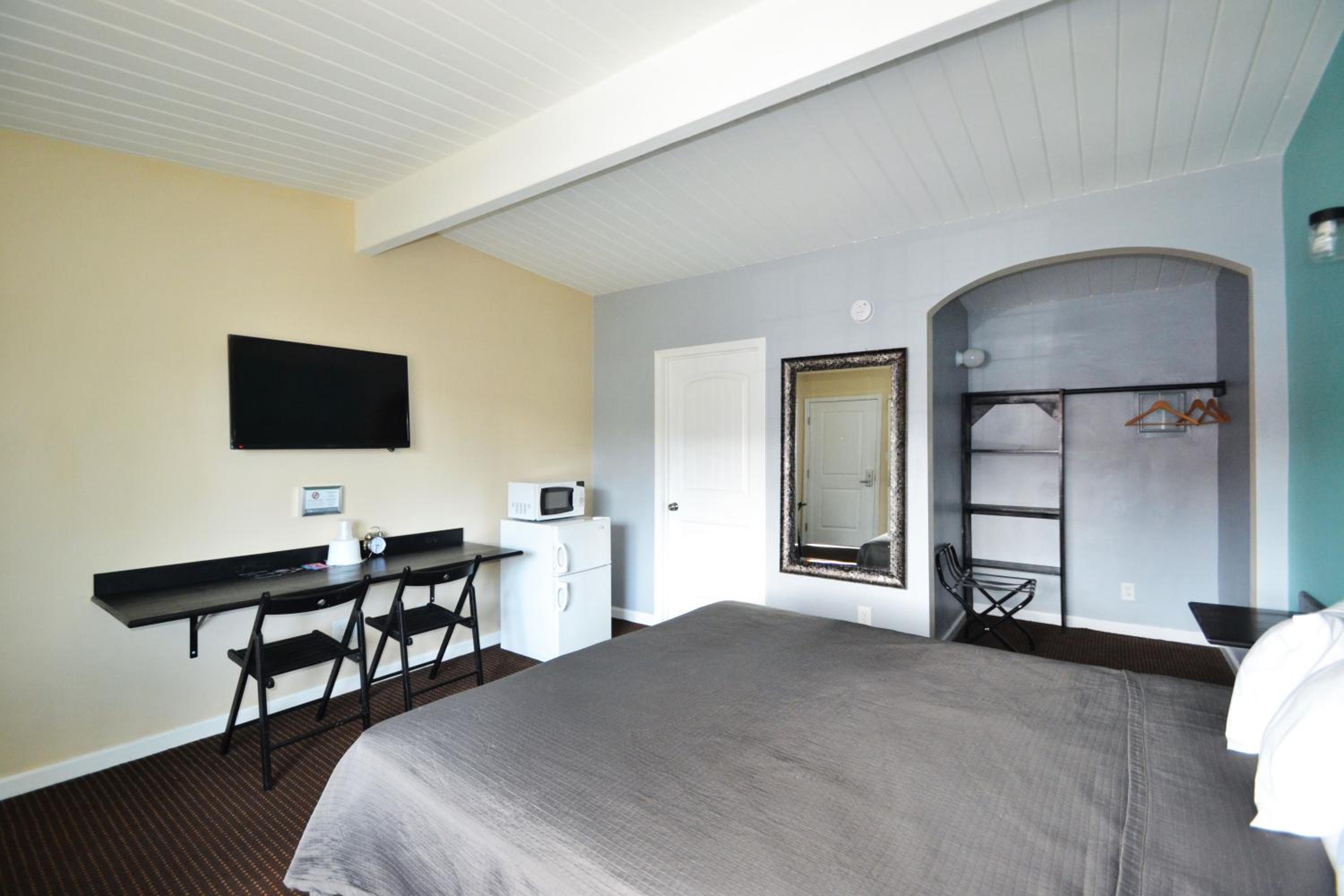 Lodge at 32nd