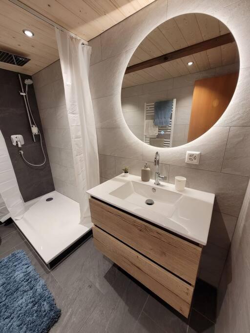 Staubbach View - Traditional Chalet Apartment