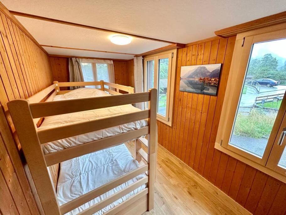 Staubbach View - Traditional Chalet Apartment