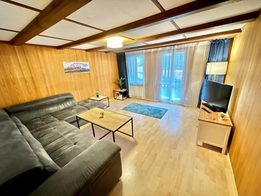 Staubbach View - Traditional Chalet Apartment
