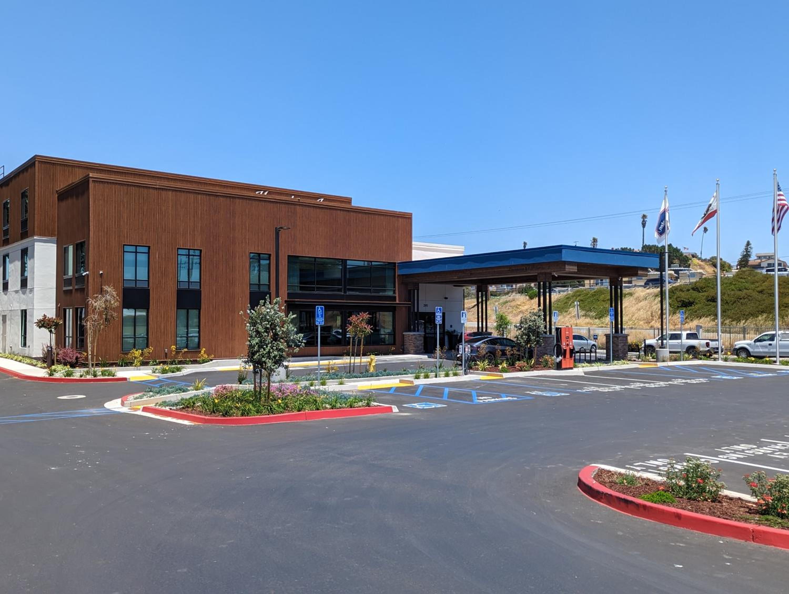 Hotel Hampton Inn Morro Bay - Image 1